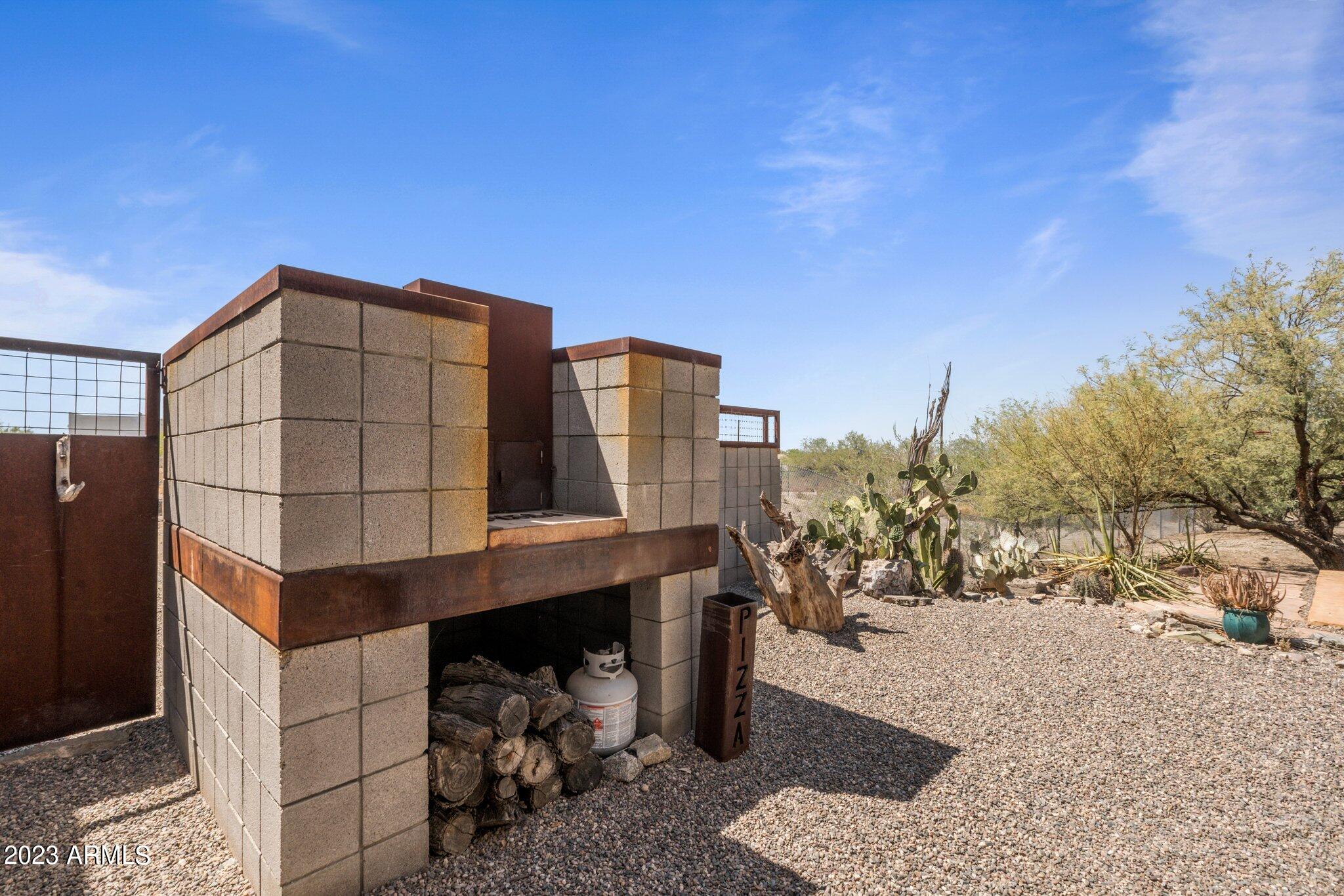 3044 E SOUTH MOUNTAIN Avenue