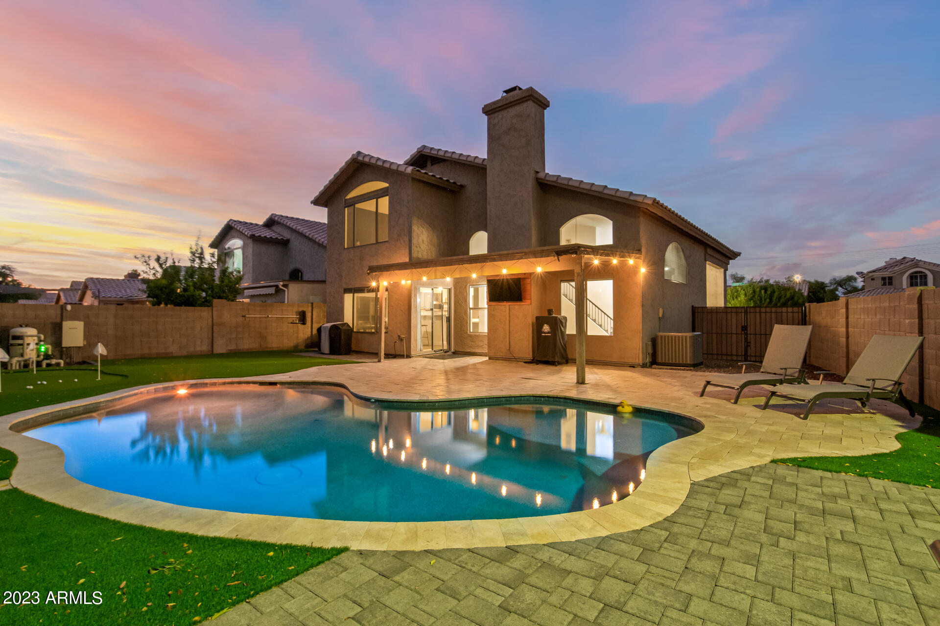 1733 E ASPEN Way