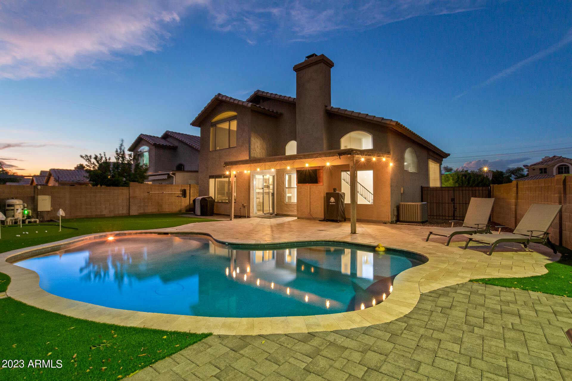 1733 E ASPEN Way