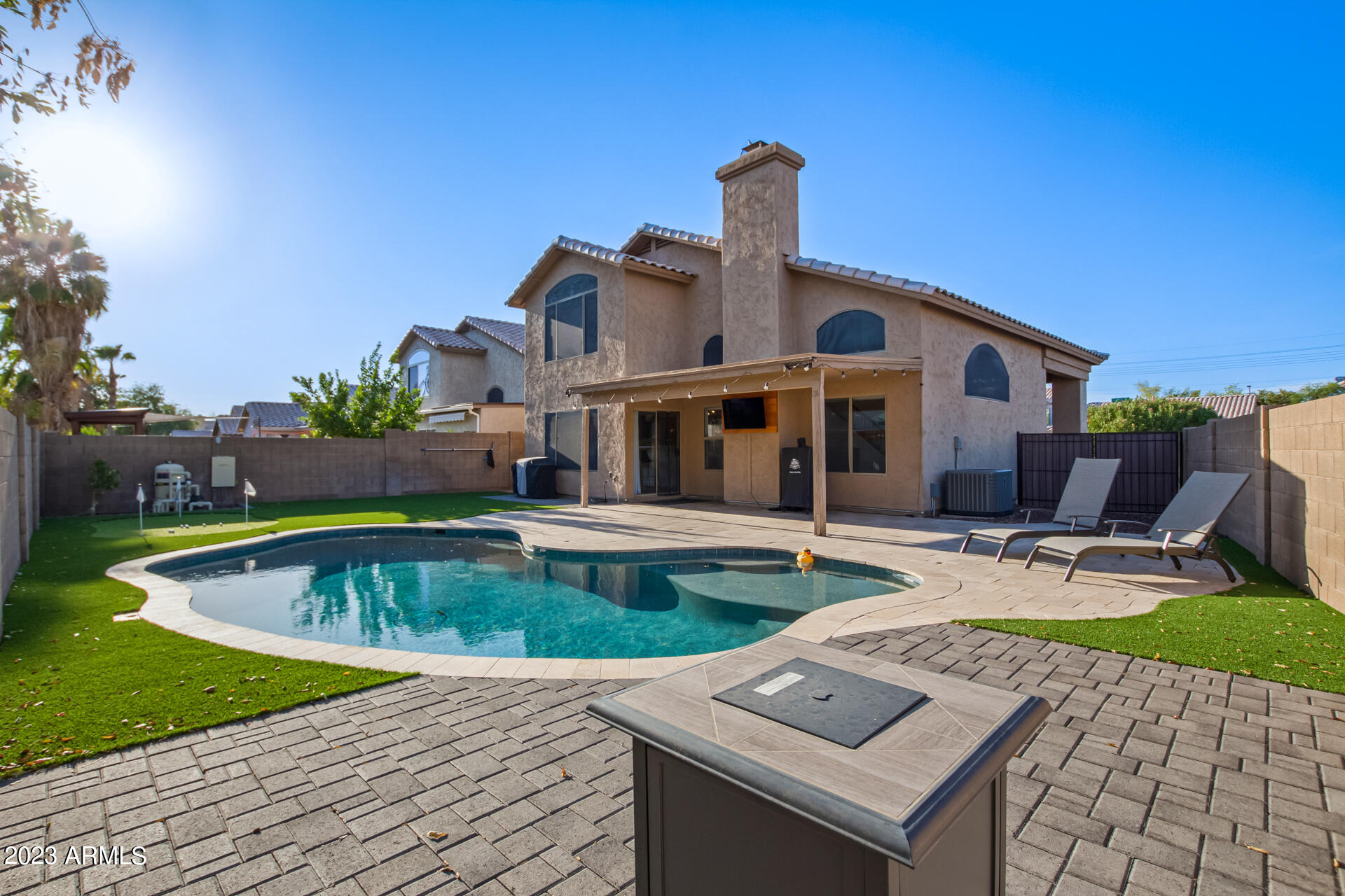1733 E ASPEN Way