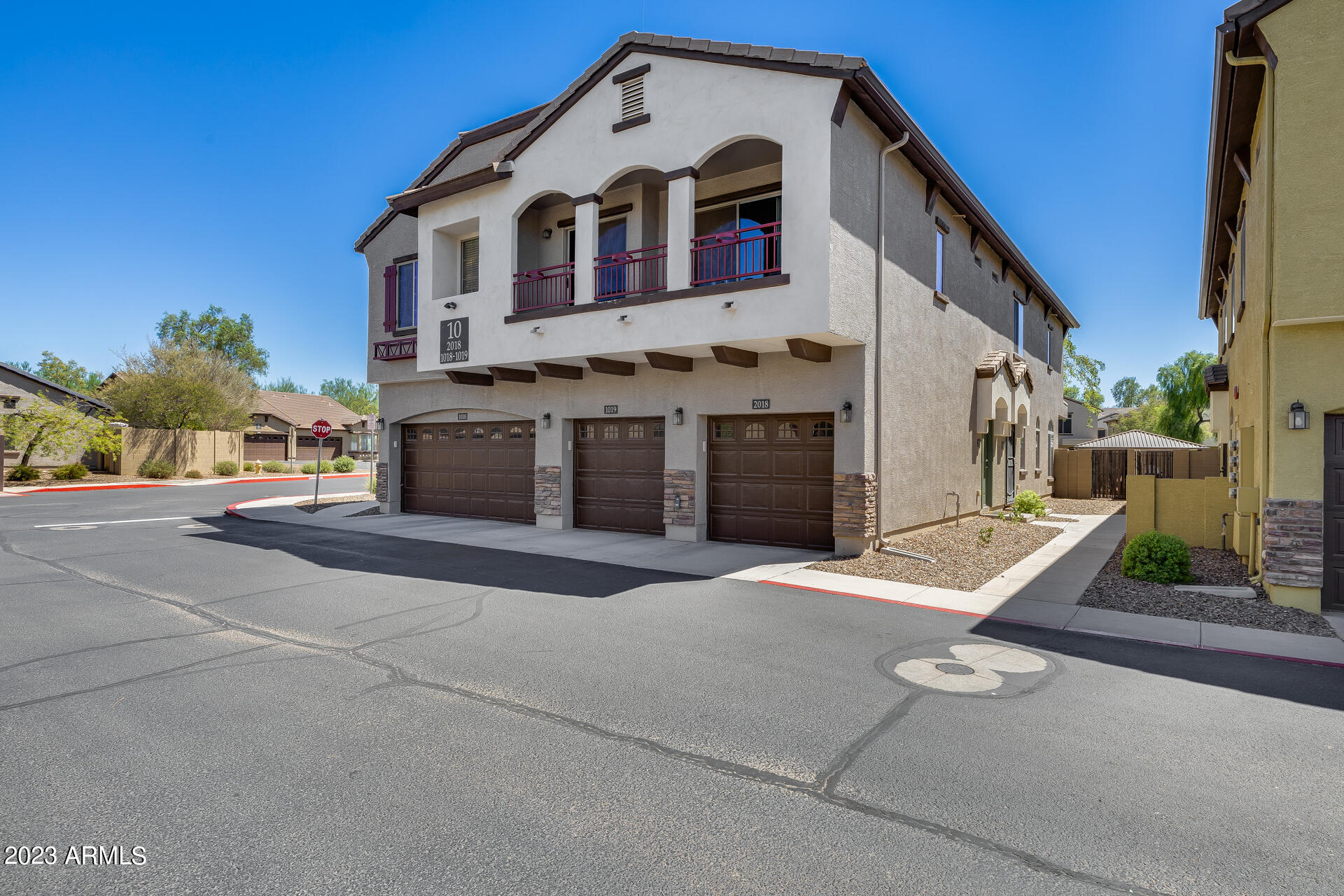 2725 E MINE CREEK Road # 2018