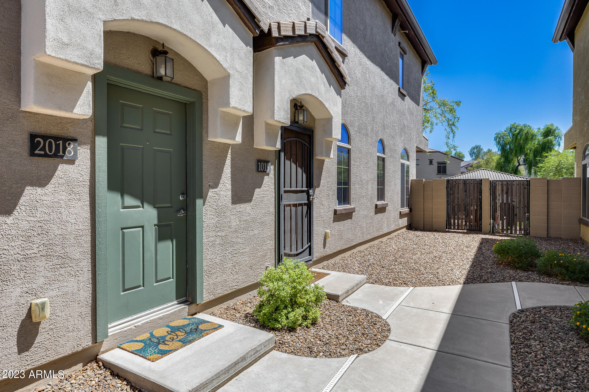 2725 E MINE CREEK Road # 2018