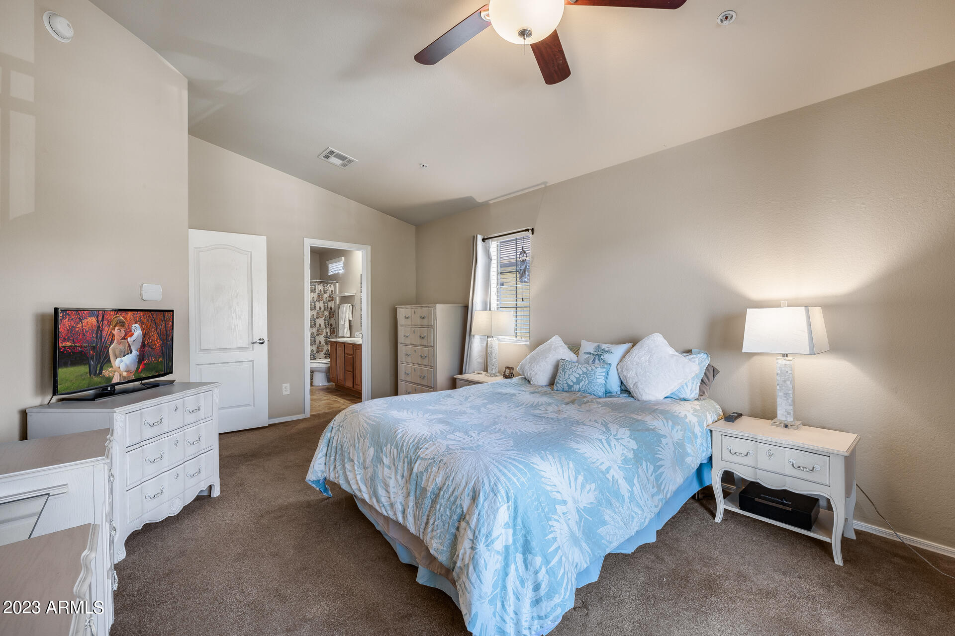 2725 E MINE CREEK Road # 2018