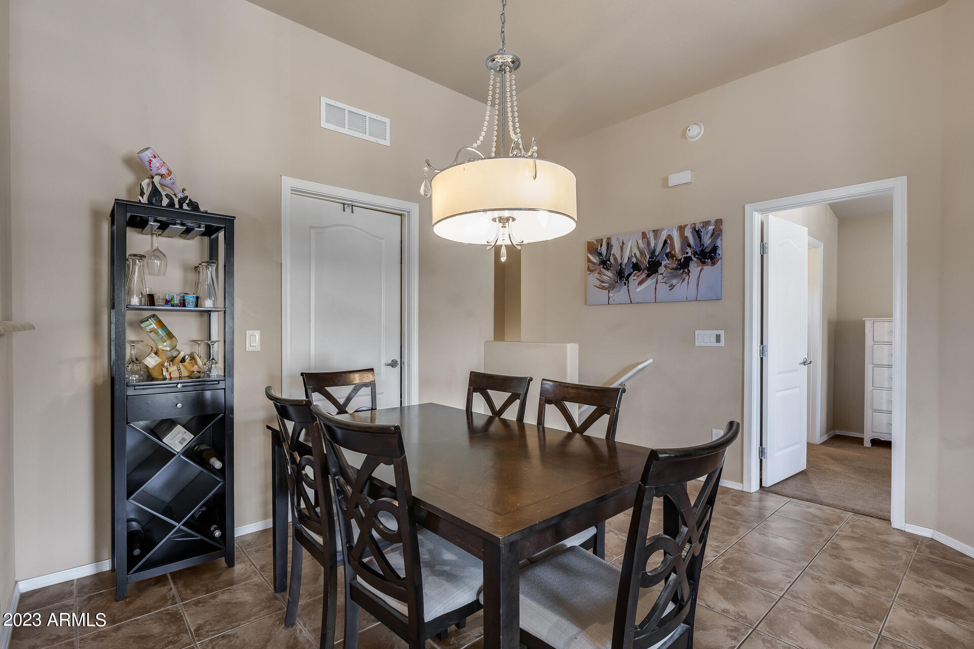 2725 E MINE CREEK Road # 2018
