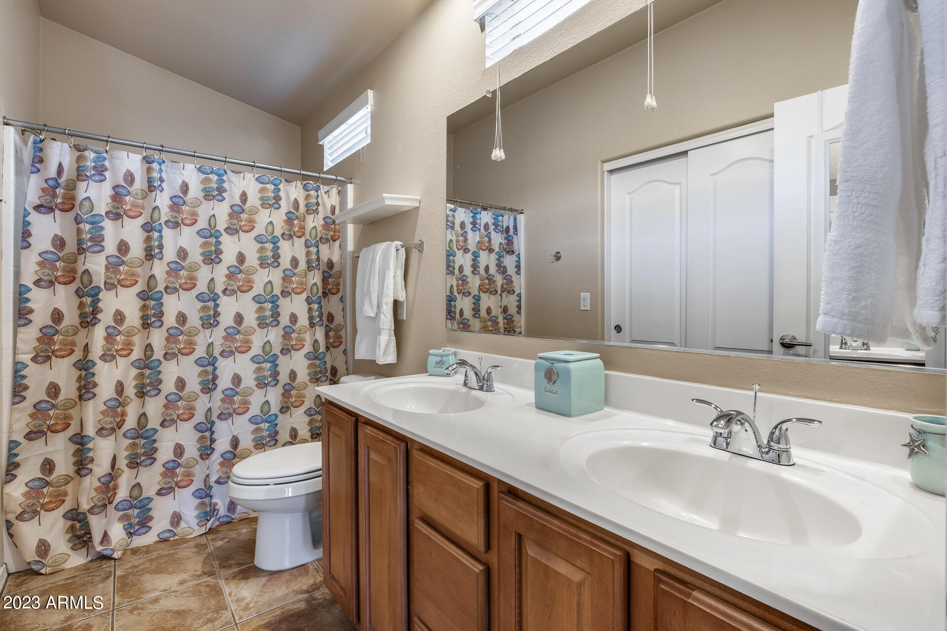 2725 E MINE CREEK Road # 2018
