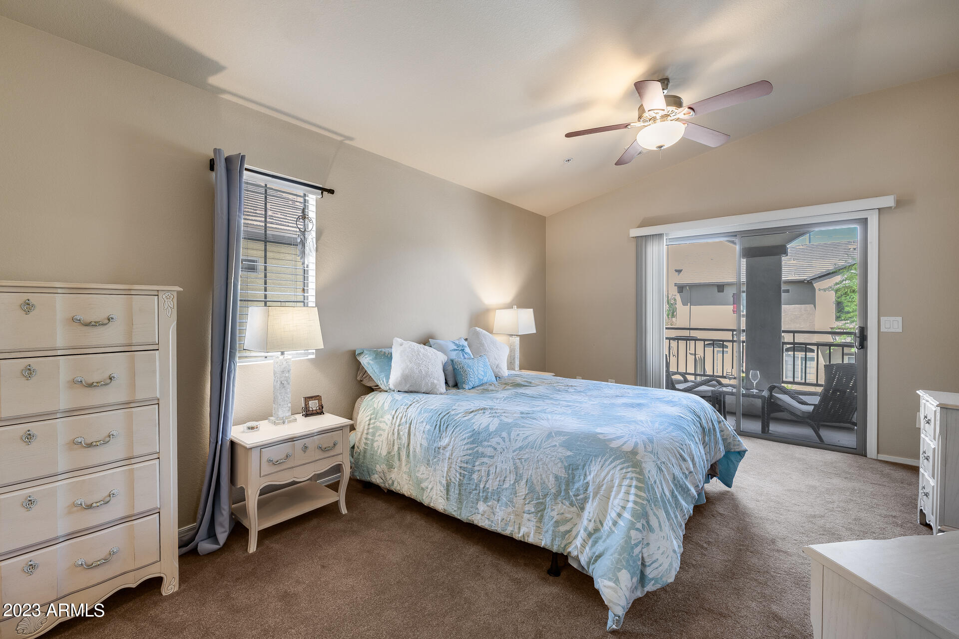 2725 E MINE CREEK Road # 2018