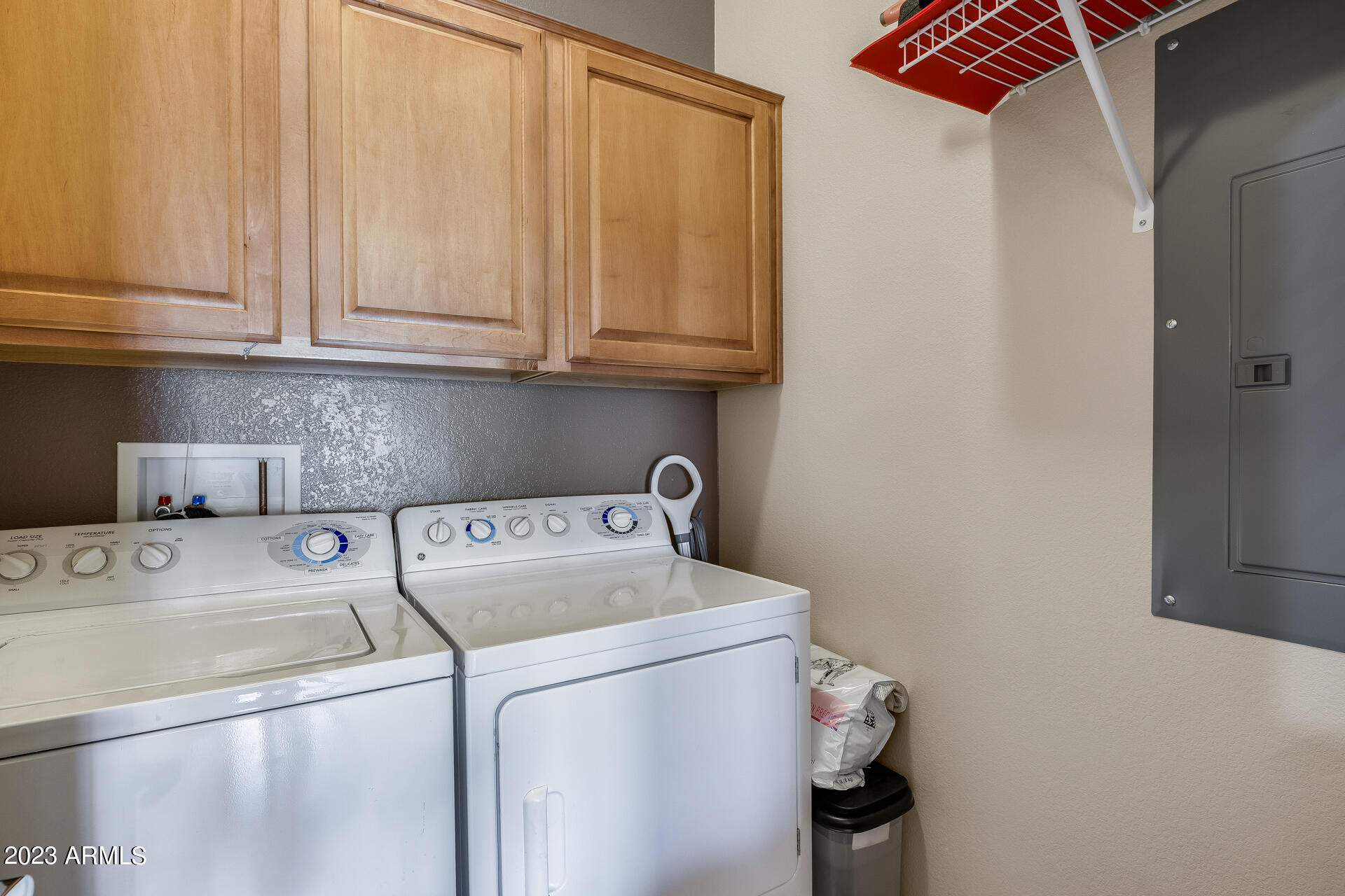 2725 E MINE CREEK Road # 2018