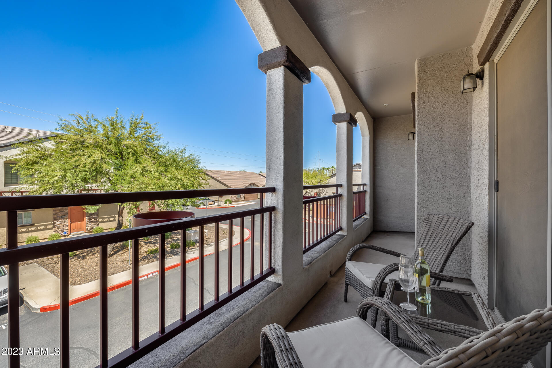 2725 E MINE CREEK Road # 2018