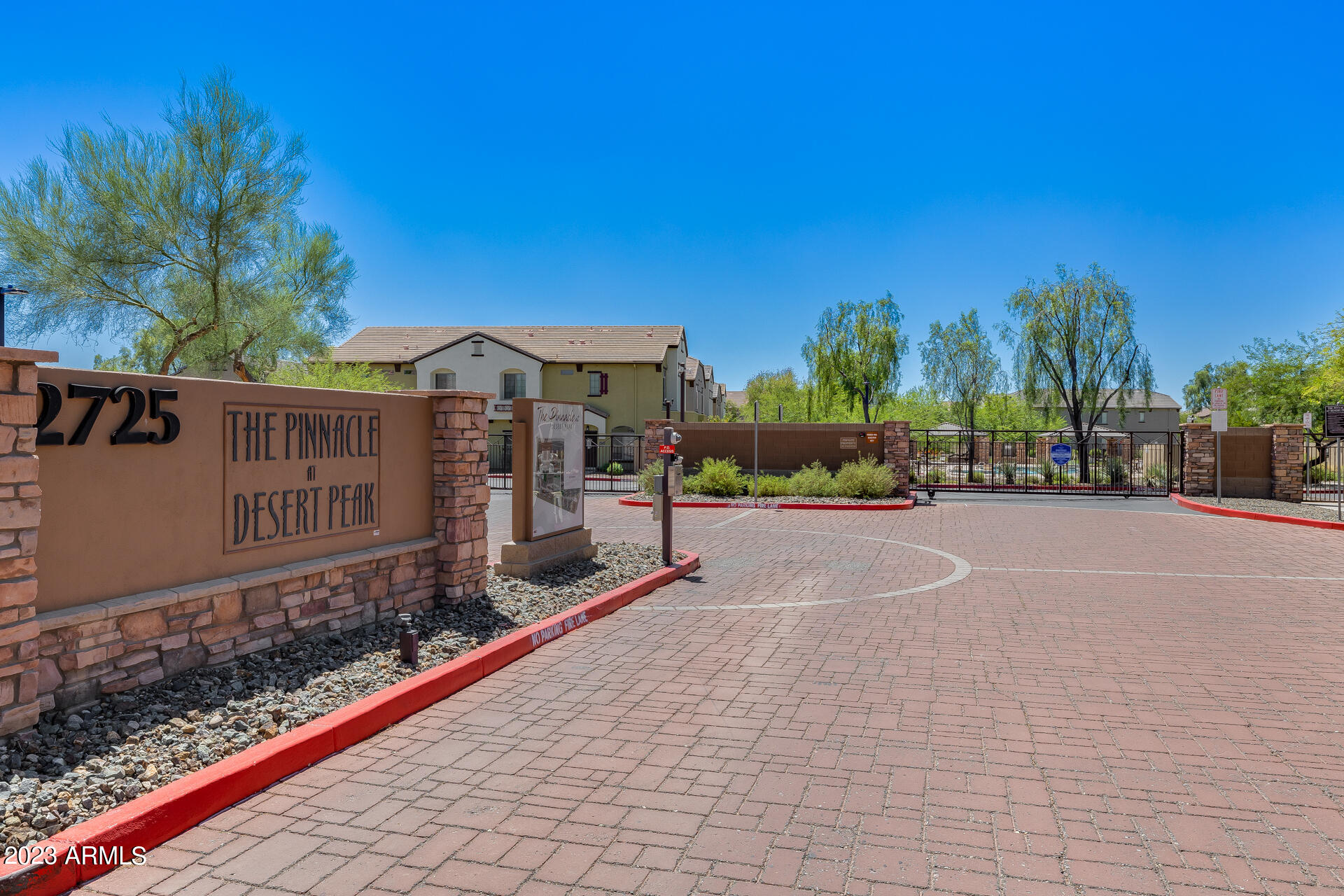 2725 E MINE CREEK Road # 2018