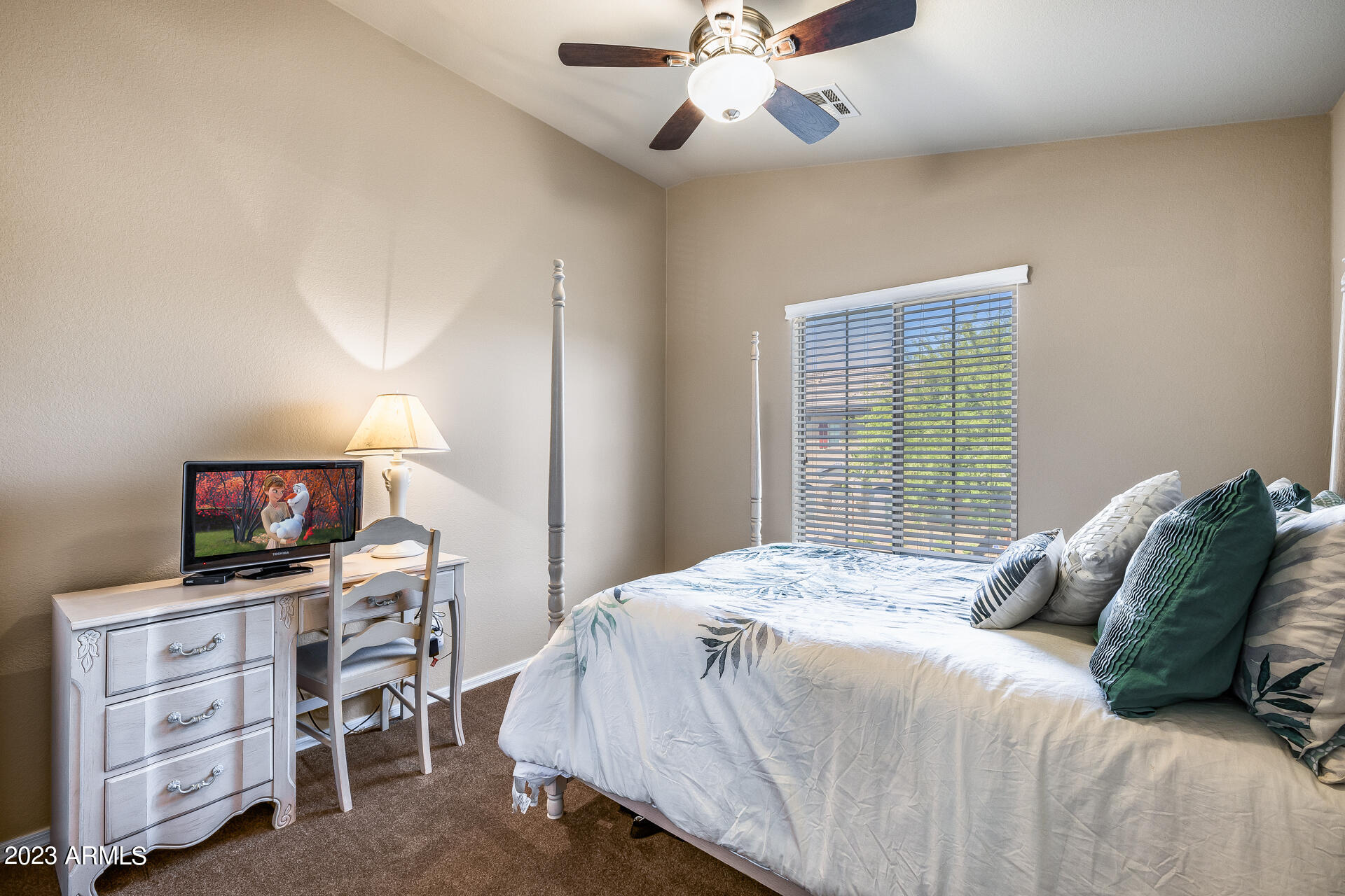 2725 E MINE CREEK Road # 2018