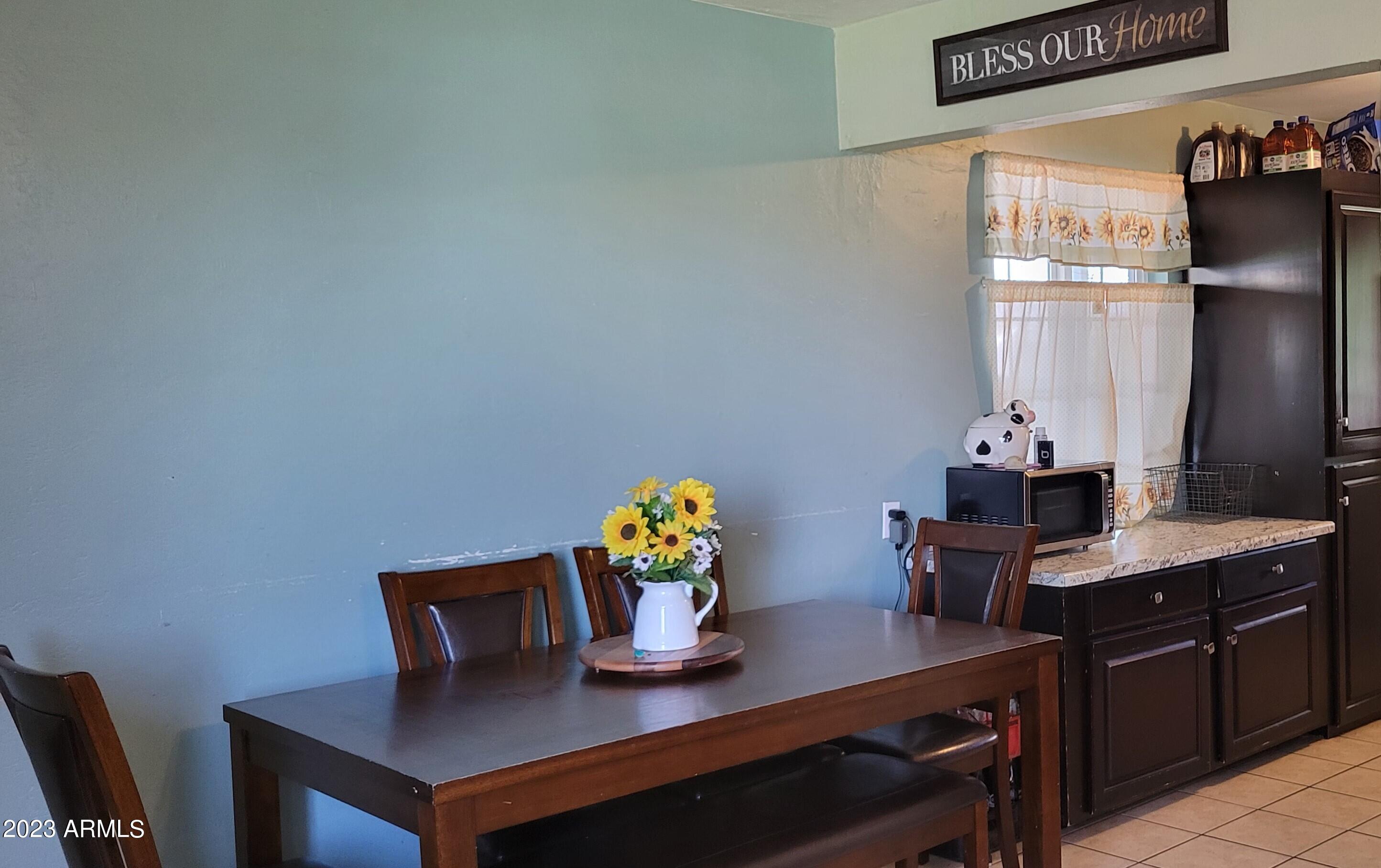 1017 E NARRAMORE Avenue