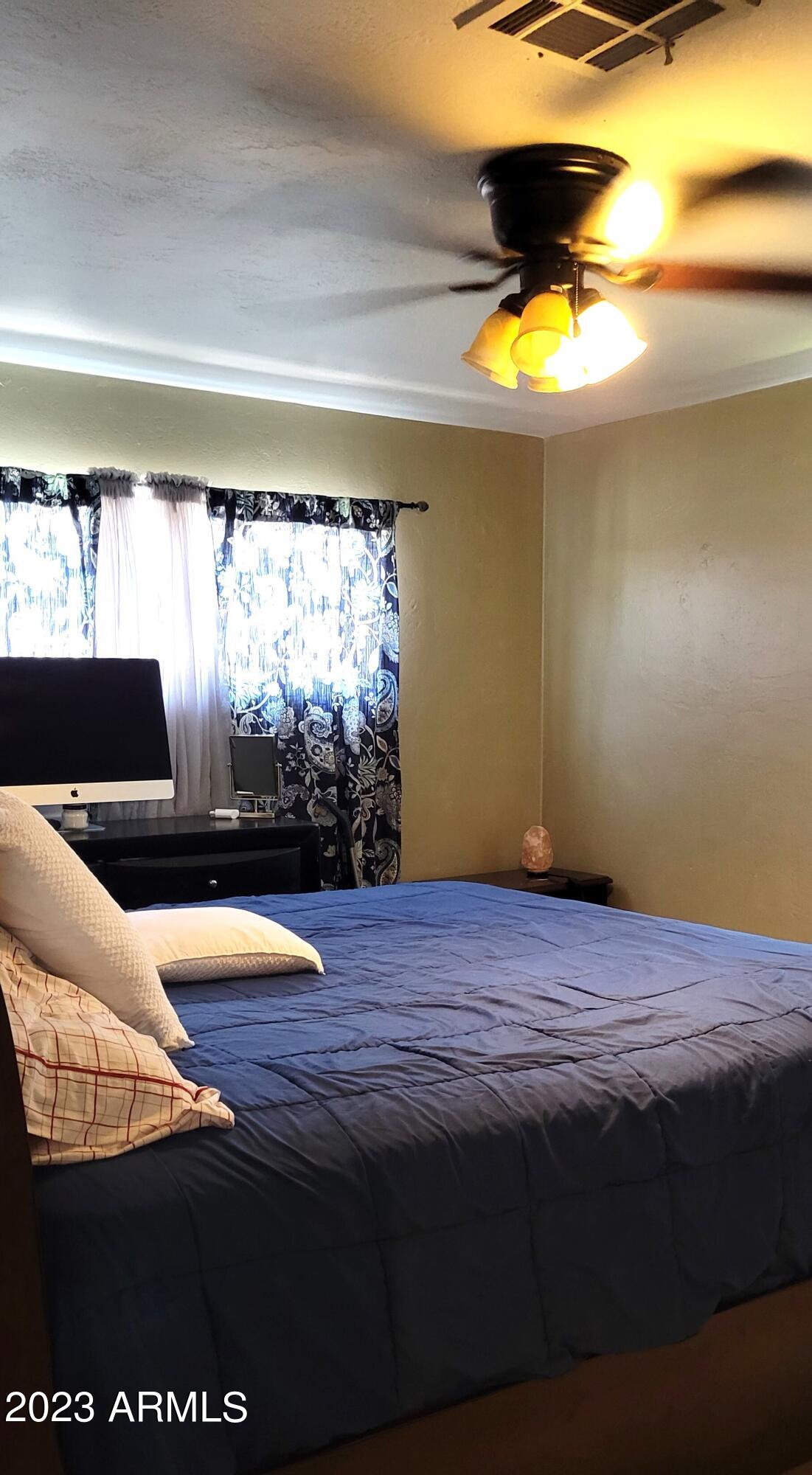 1017 E NARRAMORE Avenue