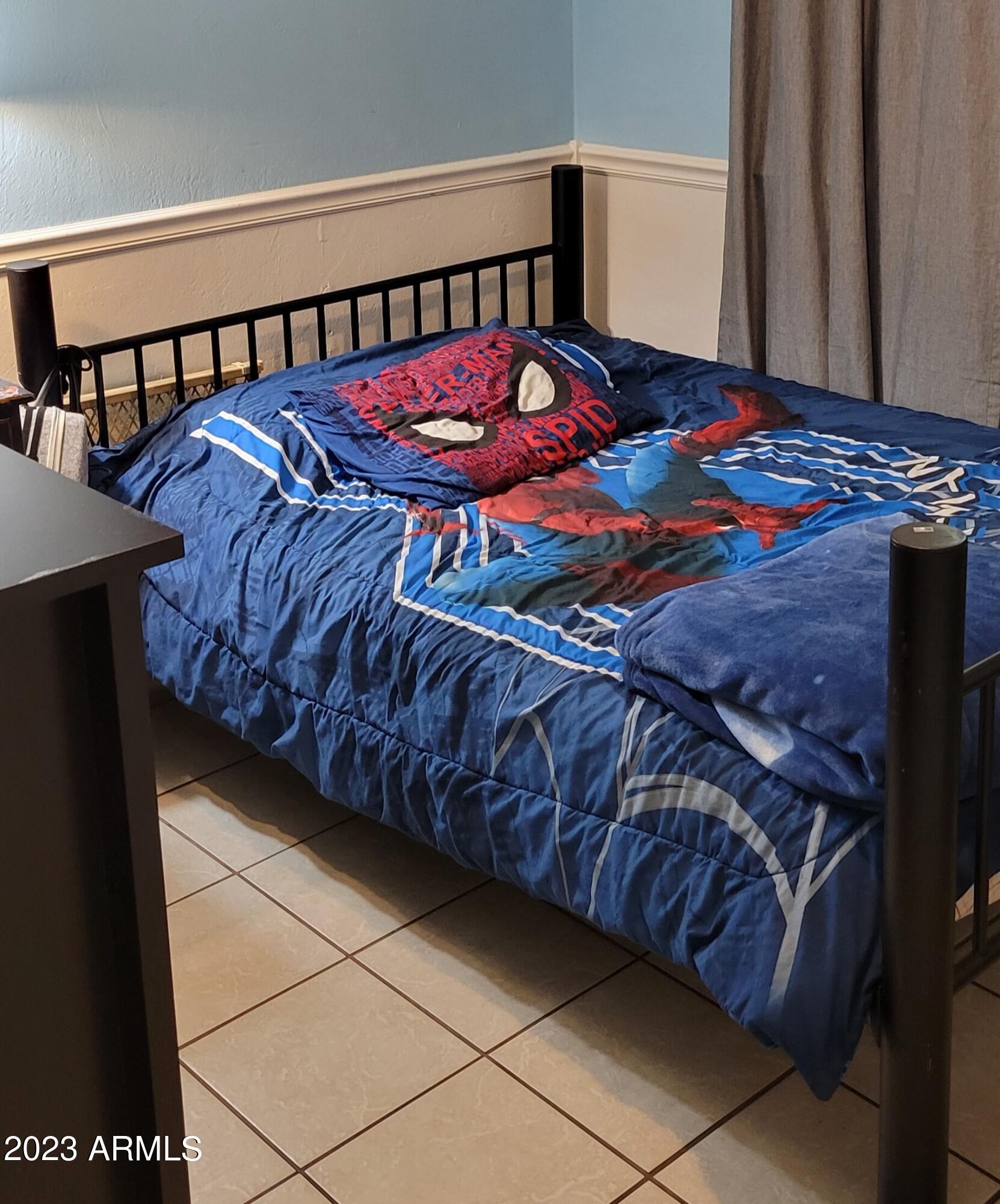 1017 E NARRAMORE Avenue