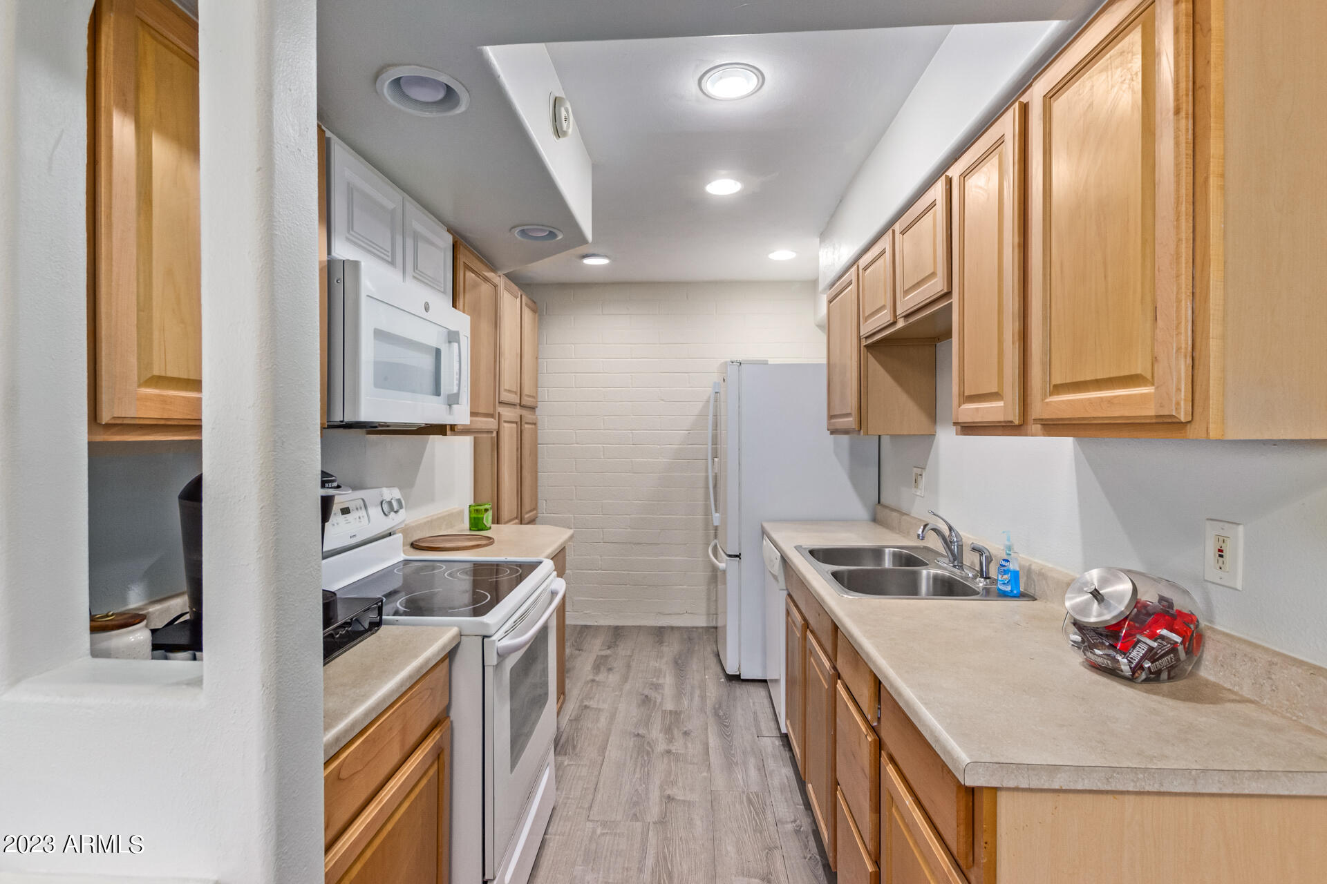 948 S ALMA SCHOOL Road # 85