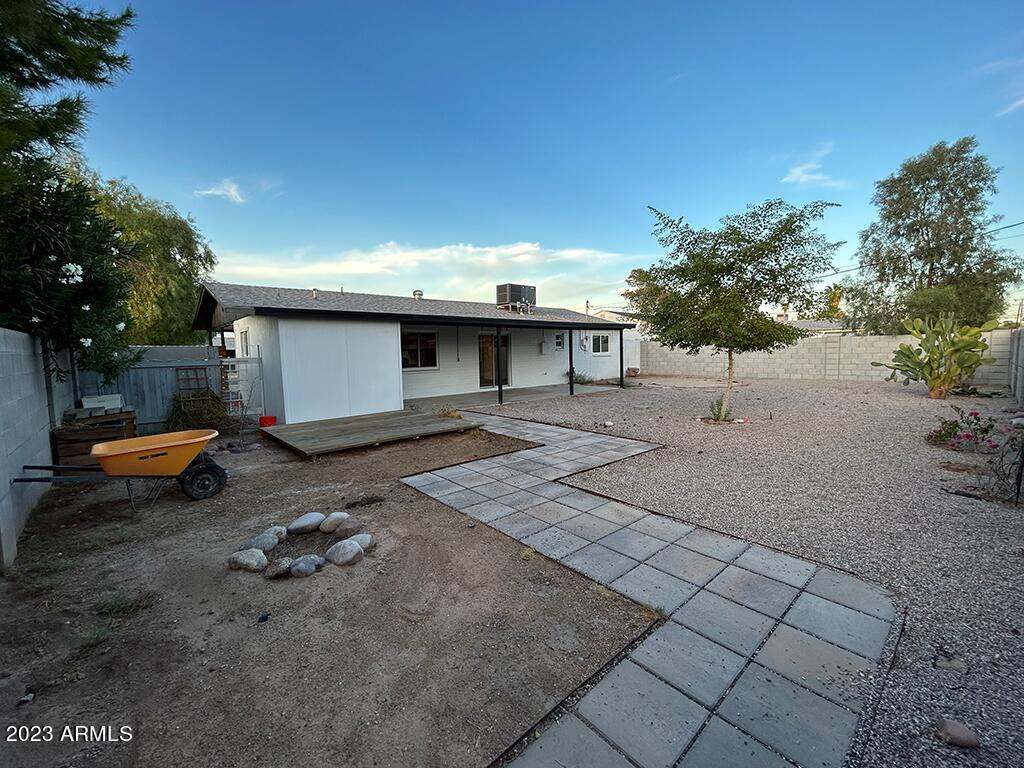 1043 W Romo Jones Street