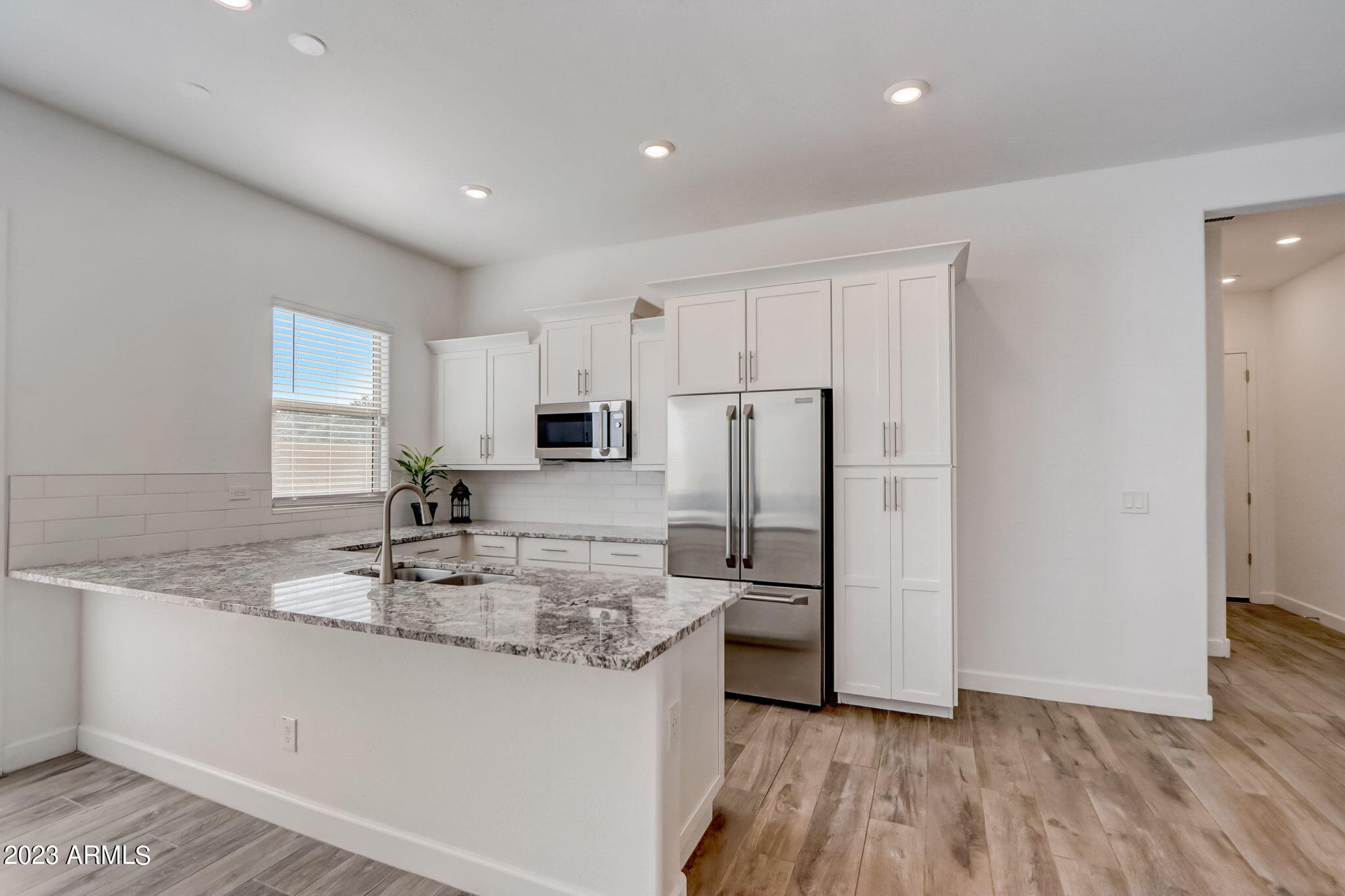 2526 E Pleasant Lane