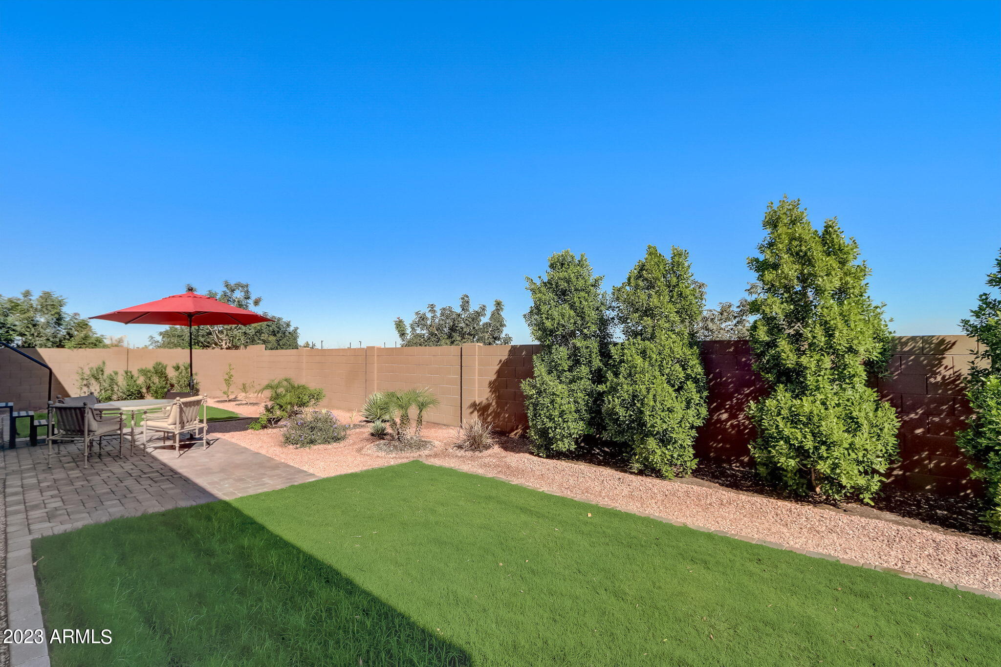 2526 E Pleasant Lane