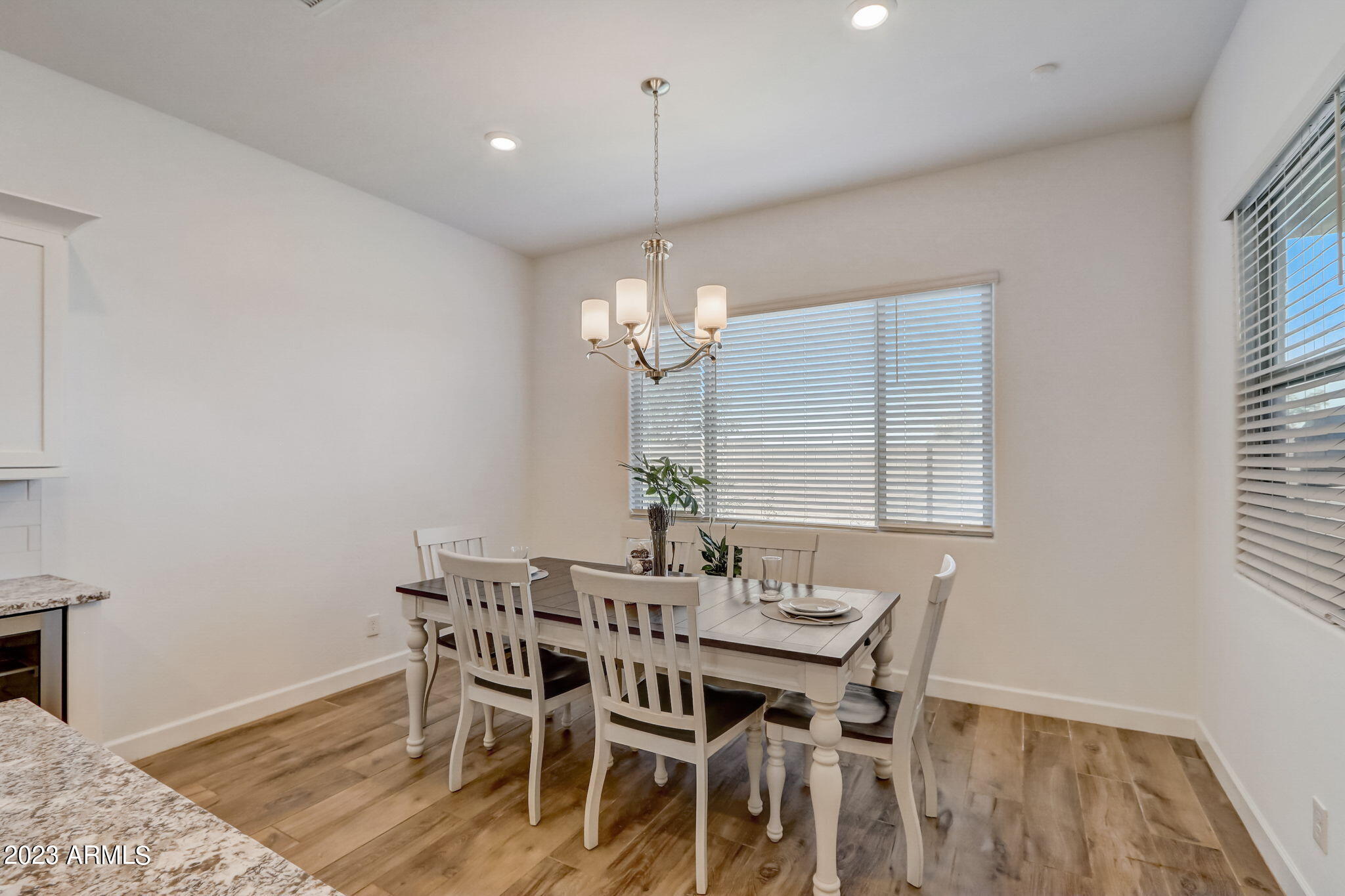 2526 E Pleasant Lane