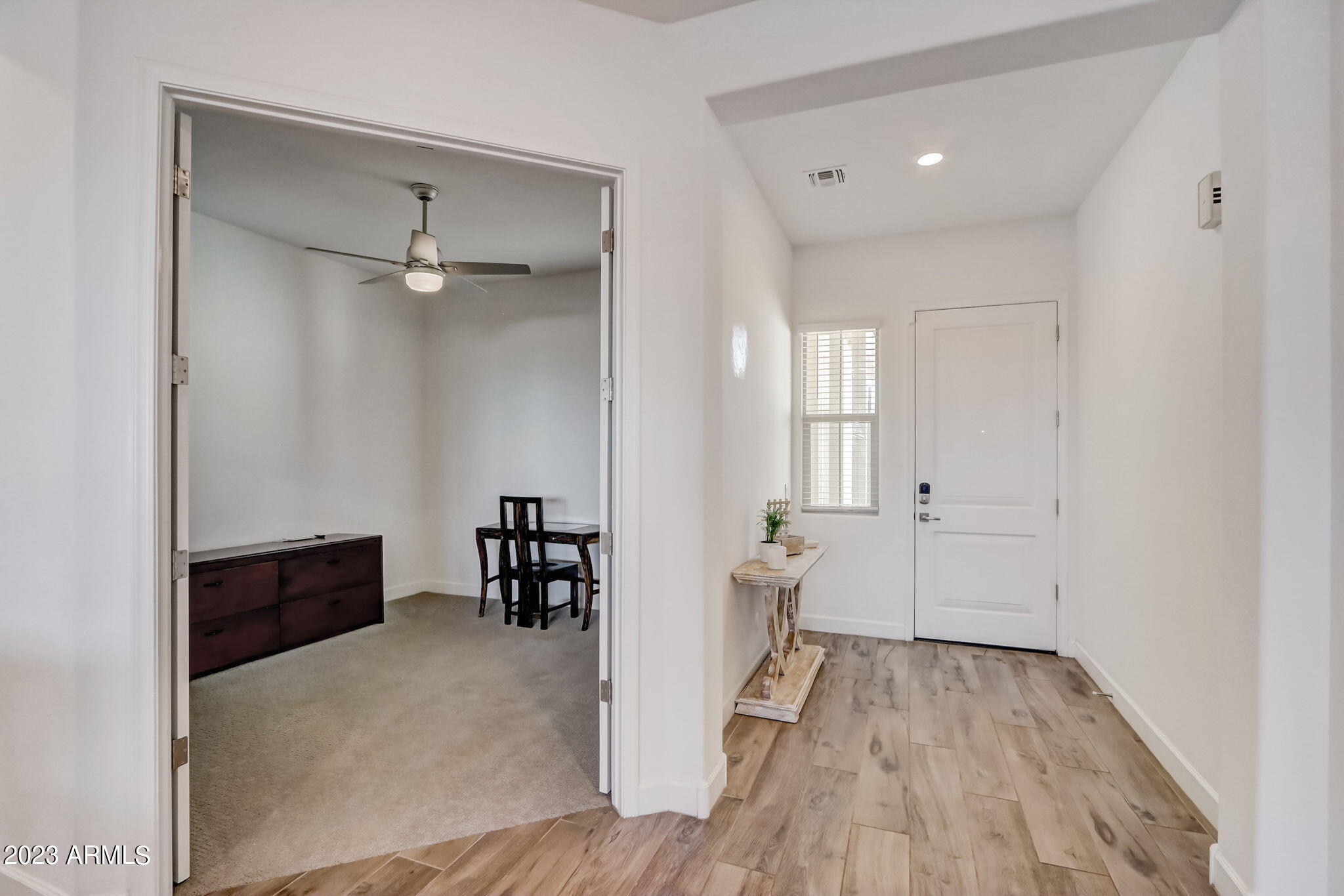 2526 E Pleasant Lane