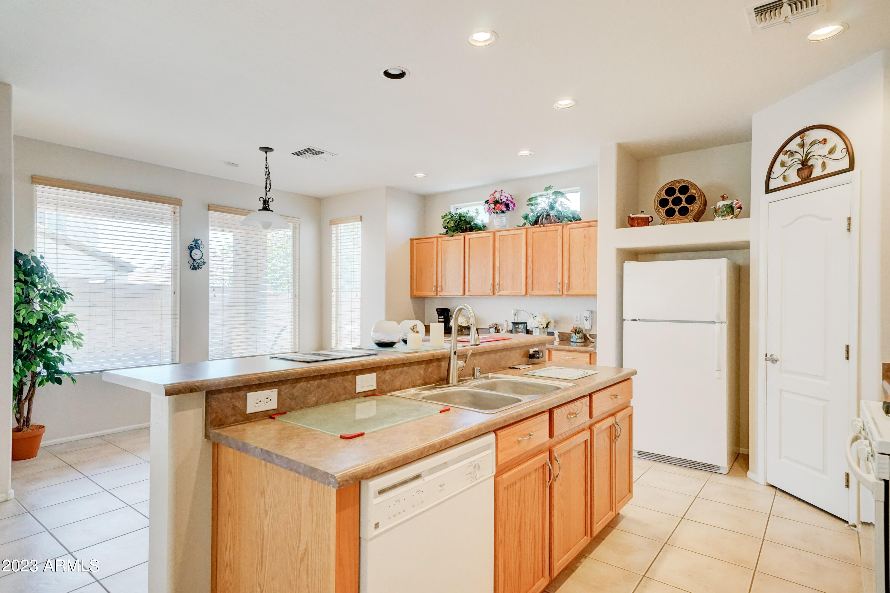 10629 W MELINDA Lane