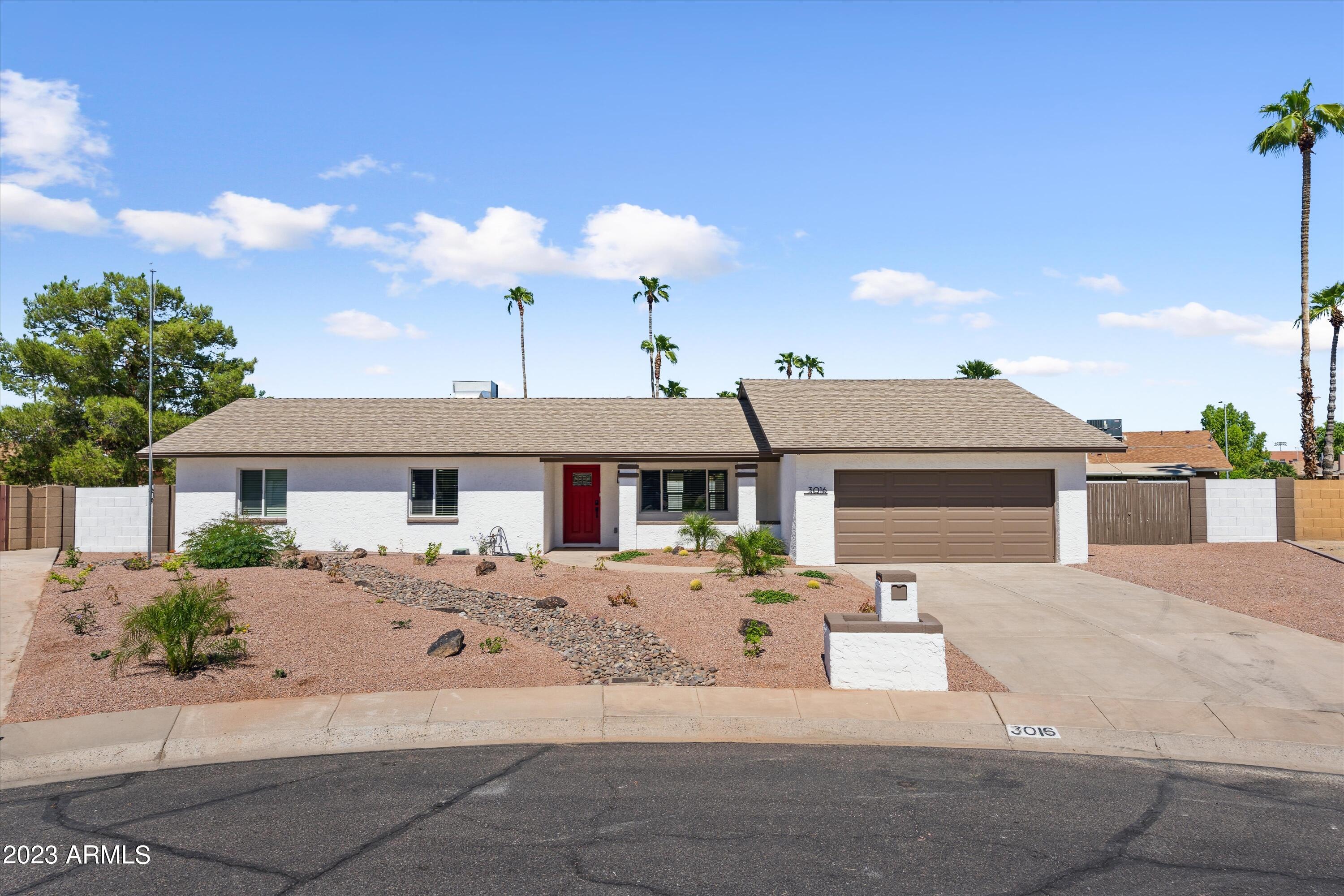 3016 E MARILYN Road