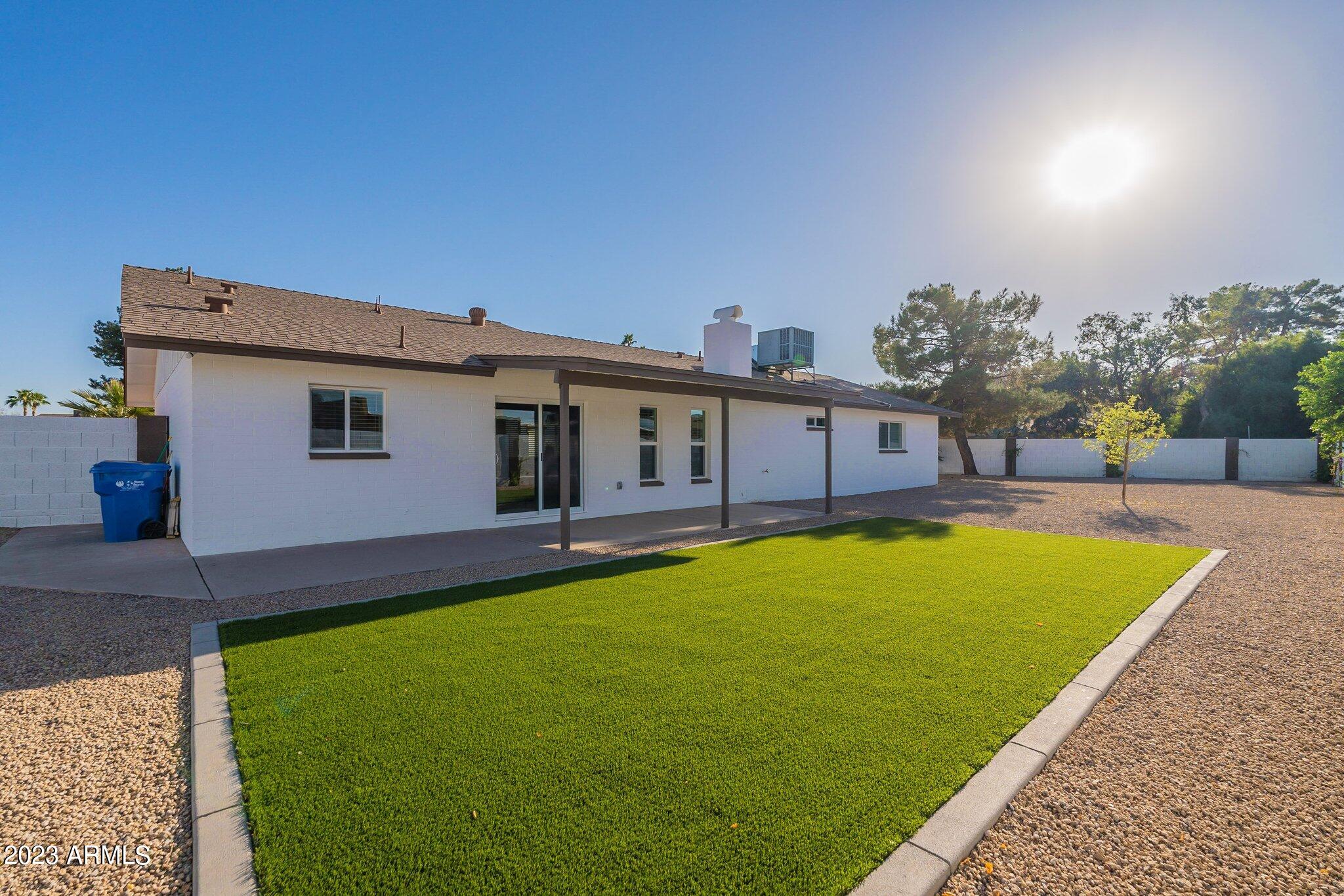 3016 E MARILYN Road