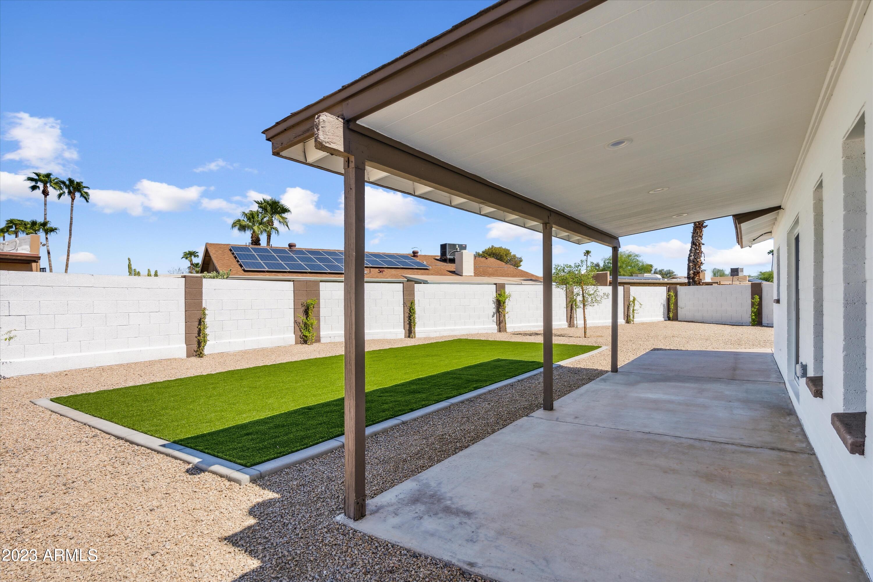 3016 E MARILYN Road
