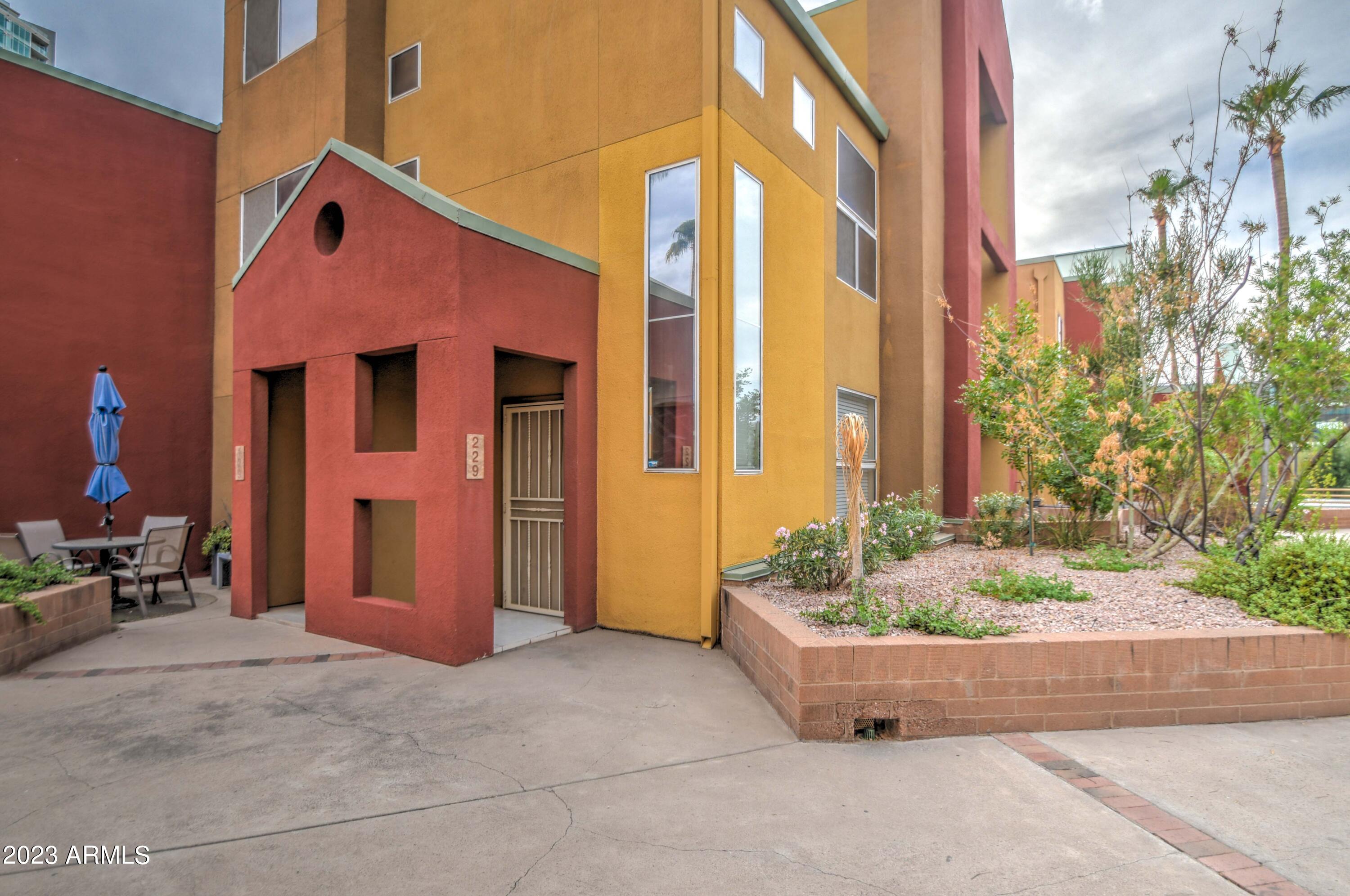 154 W 5TH Street # 229