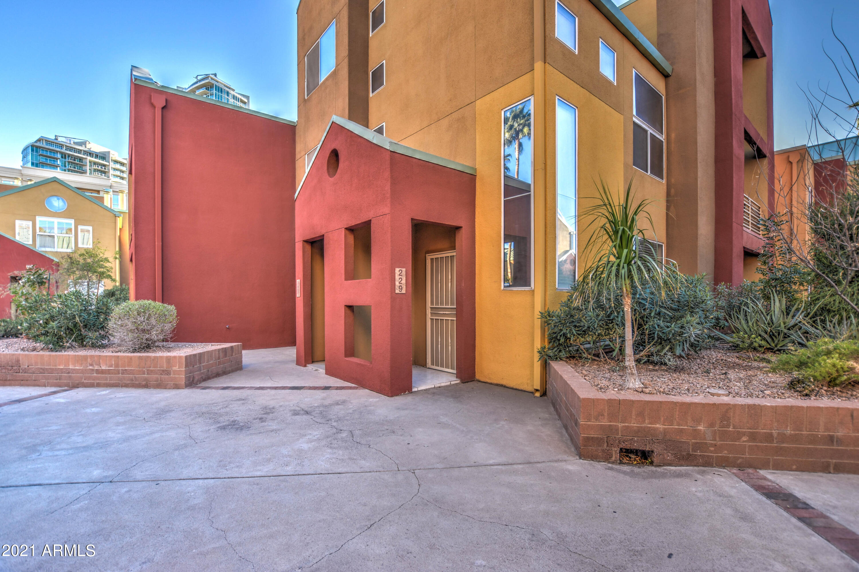 154 W 5TH Street # 229
