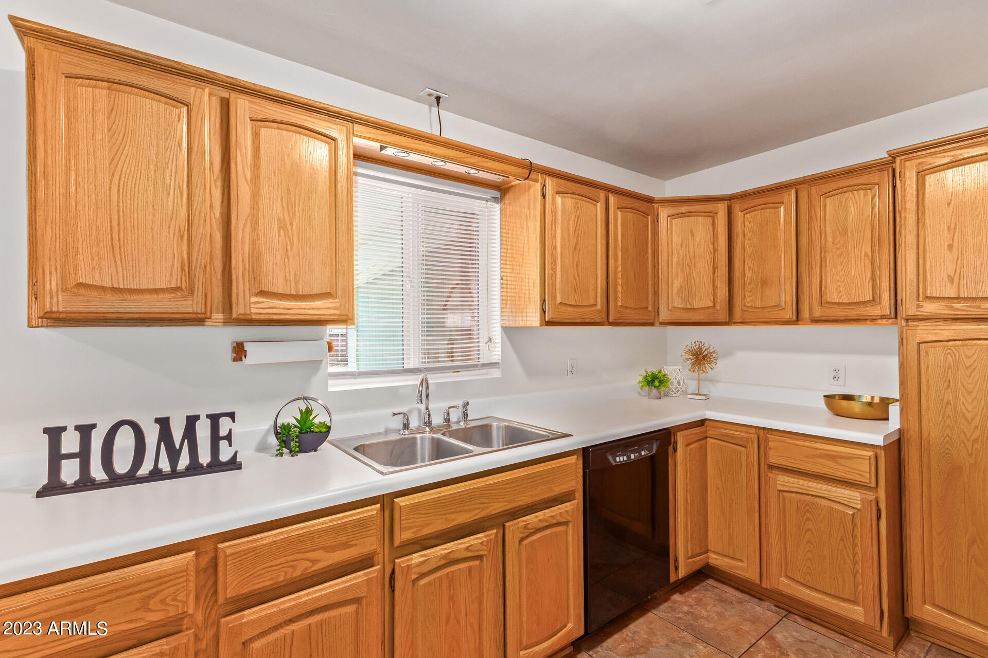 2133 W Mitchell Drive