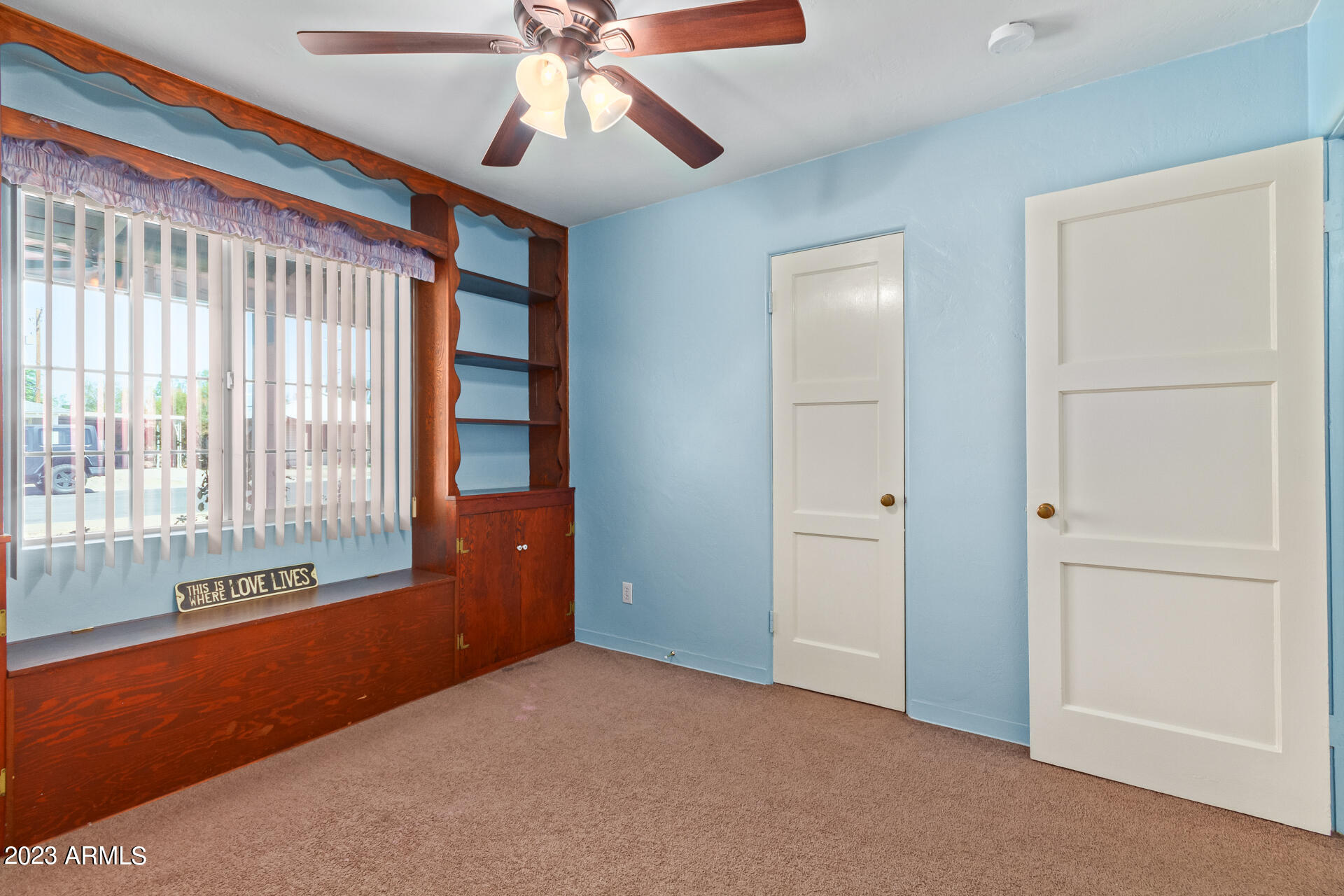 2133 W Mitchell Drive