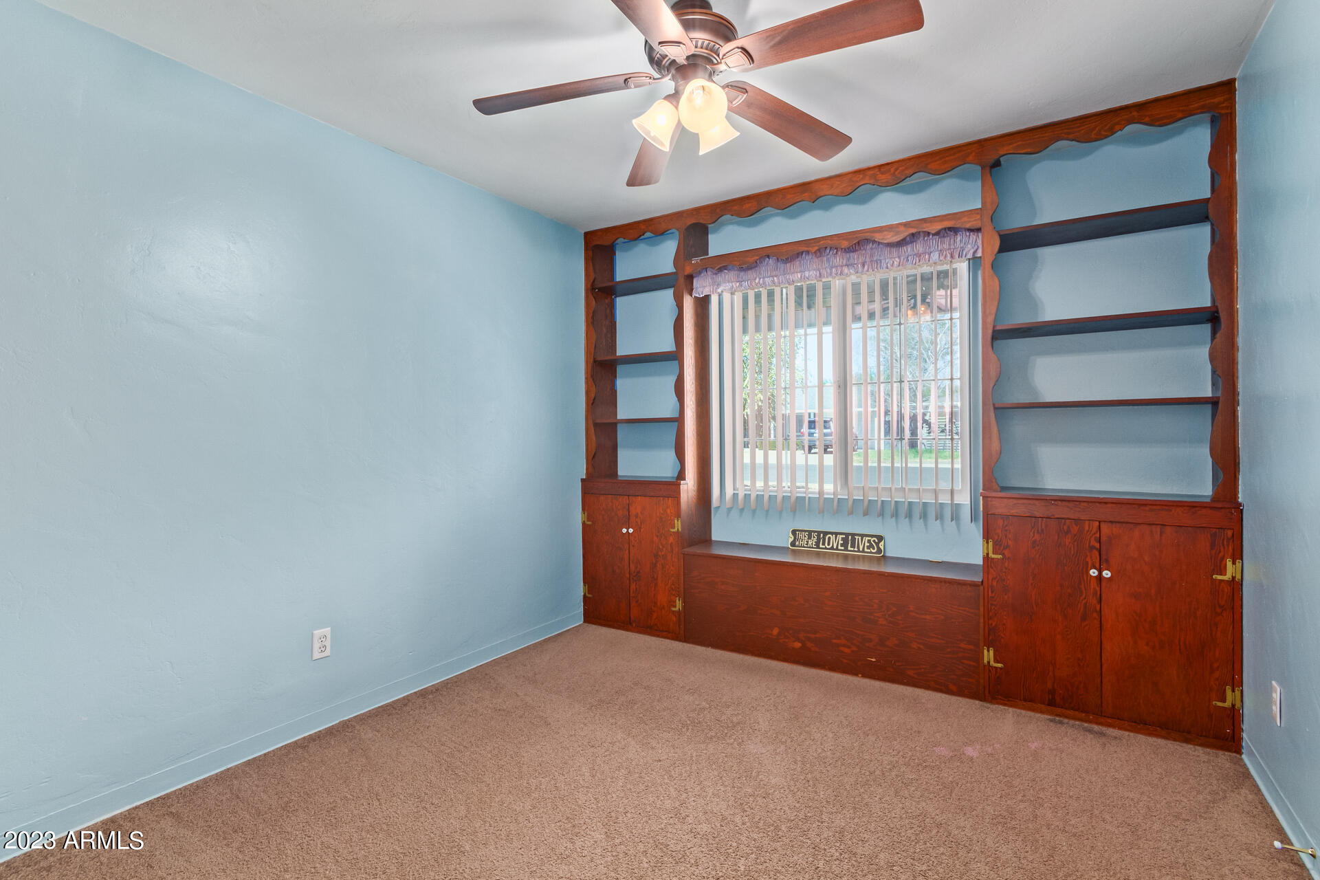 2133 W Mitchell Drive