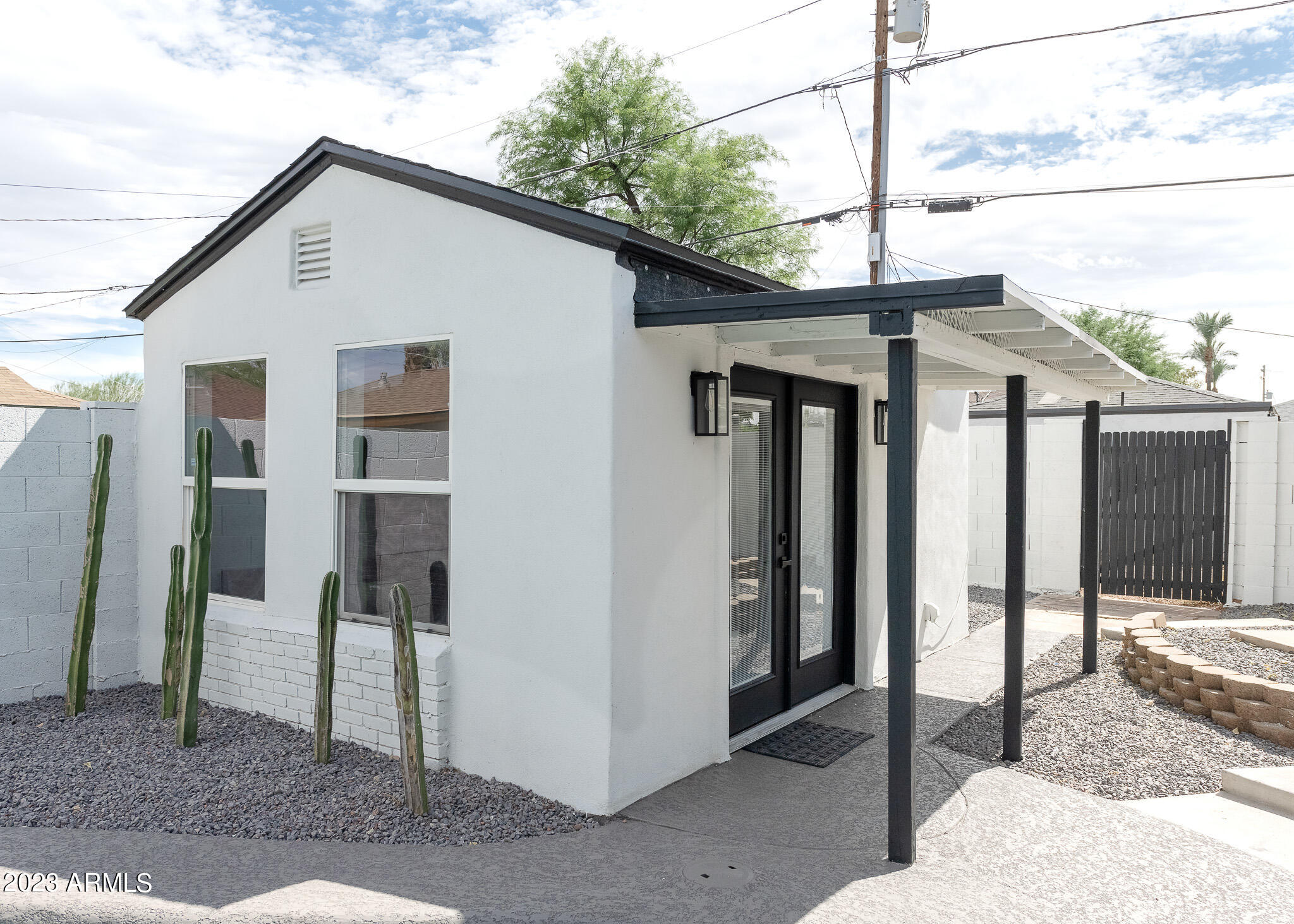 1333 E PALM Lane