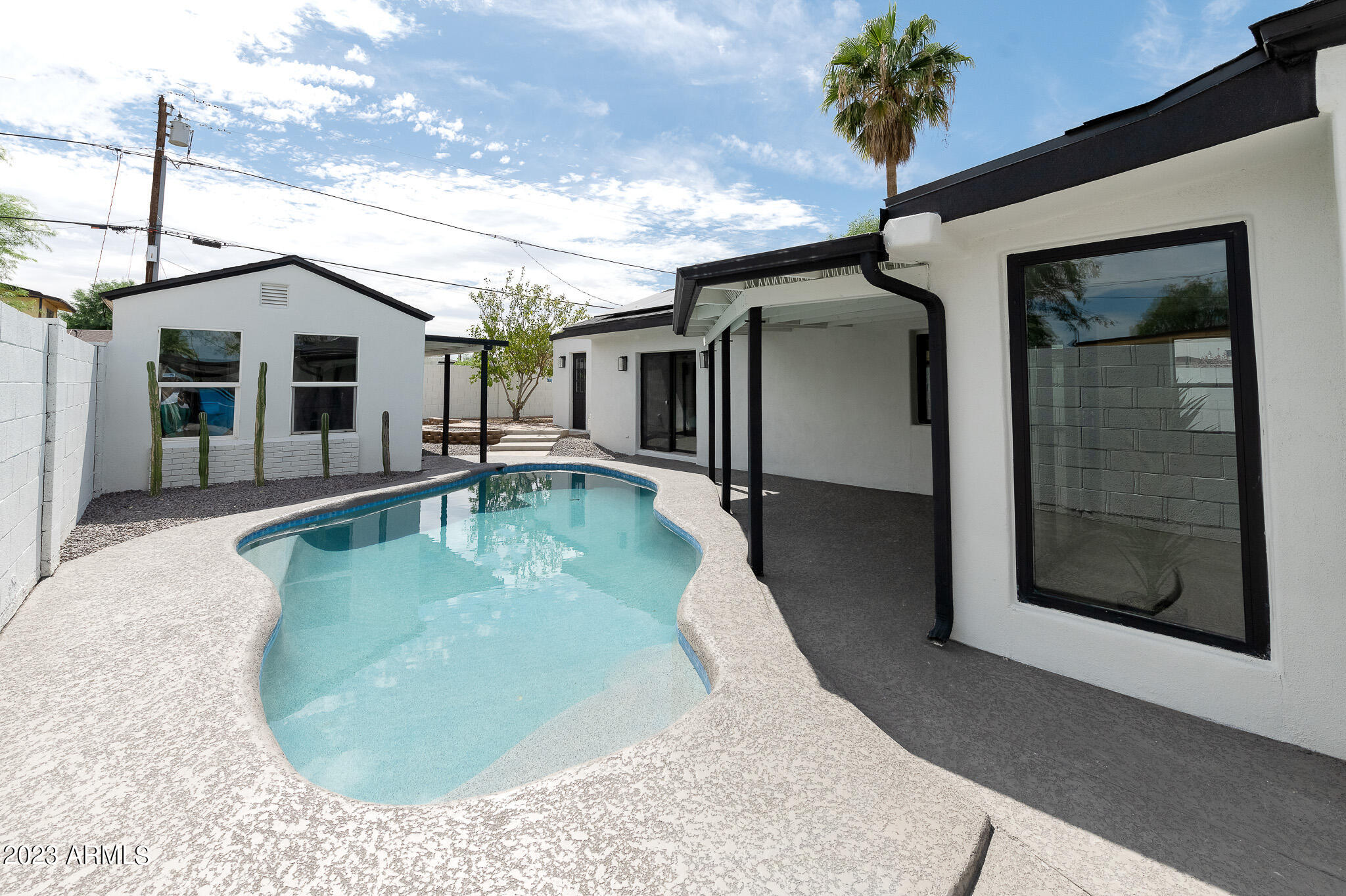 1333 E PALM Lane