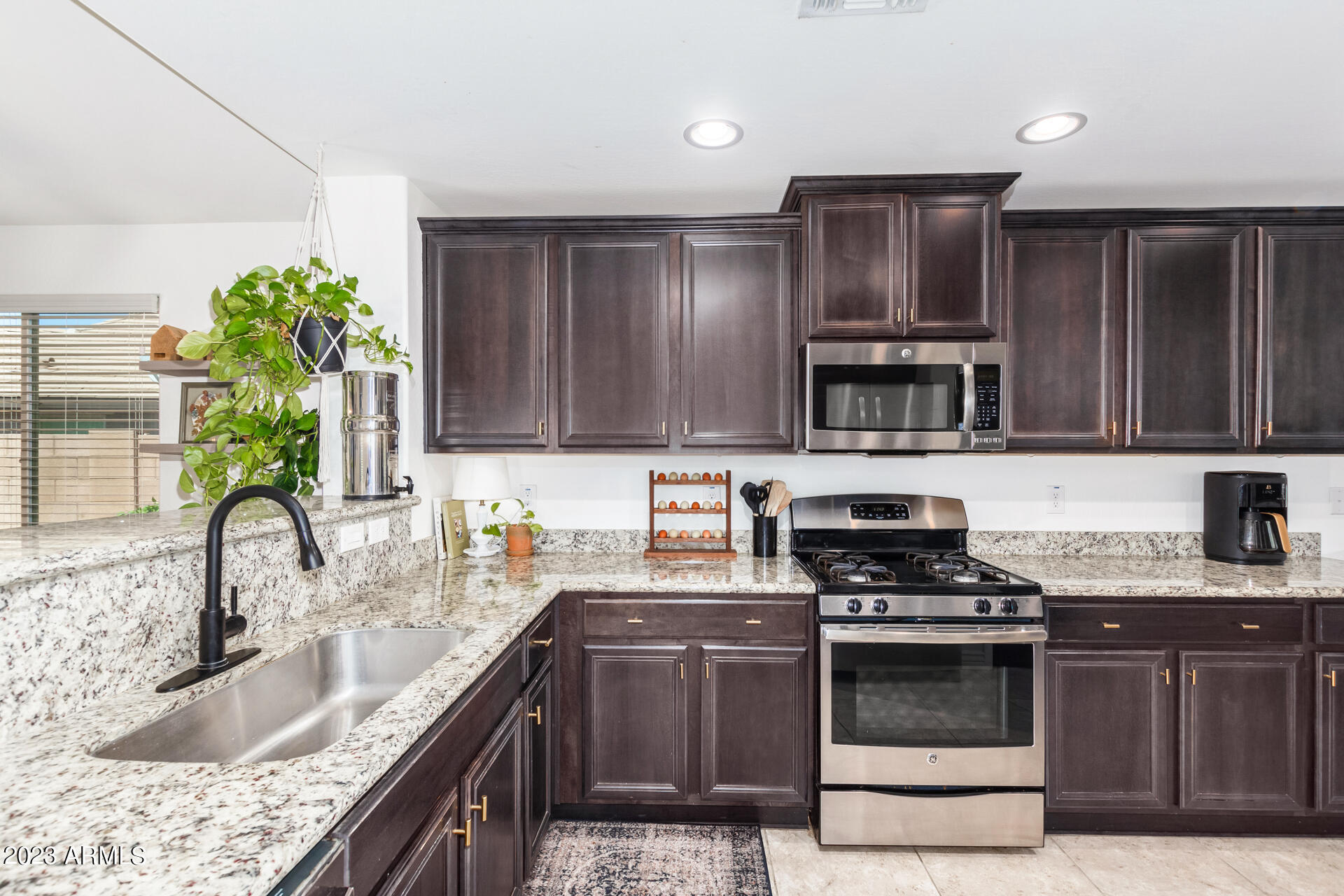 7912 S ABBEY Lane