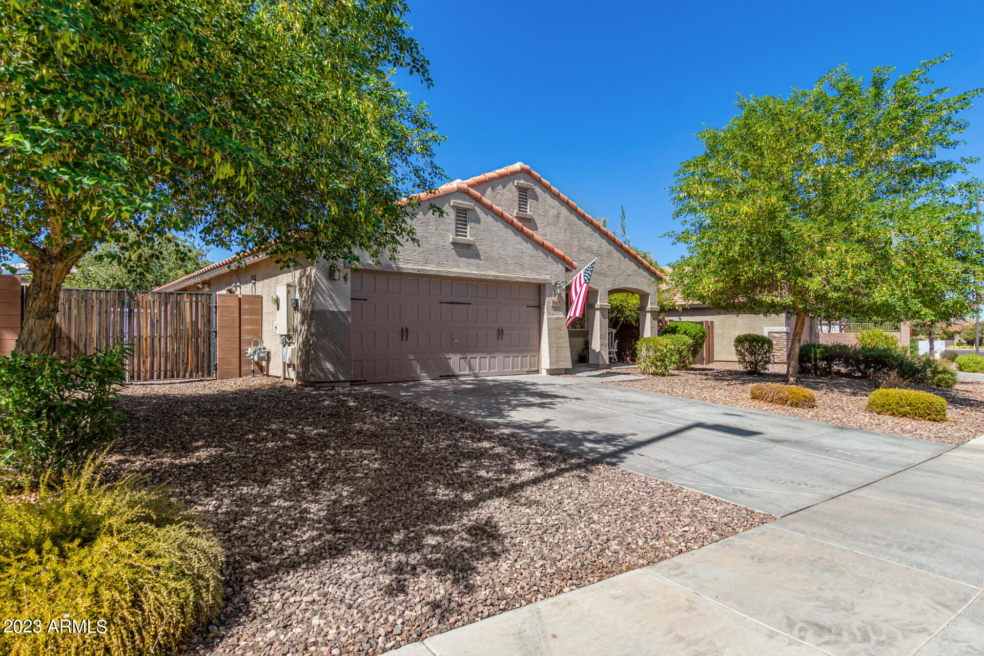 7912 S ABBEY Lane