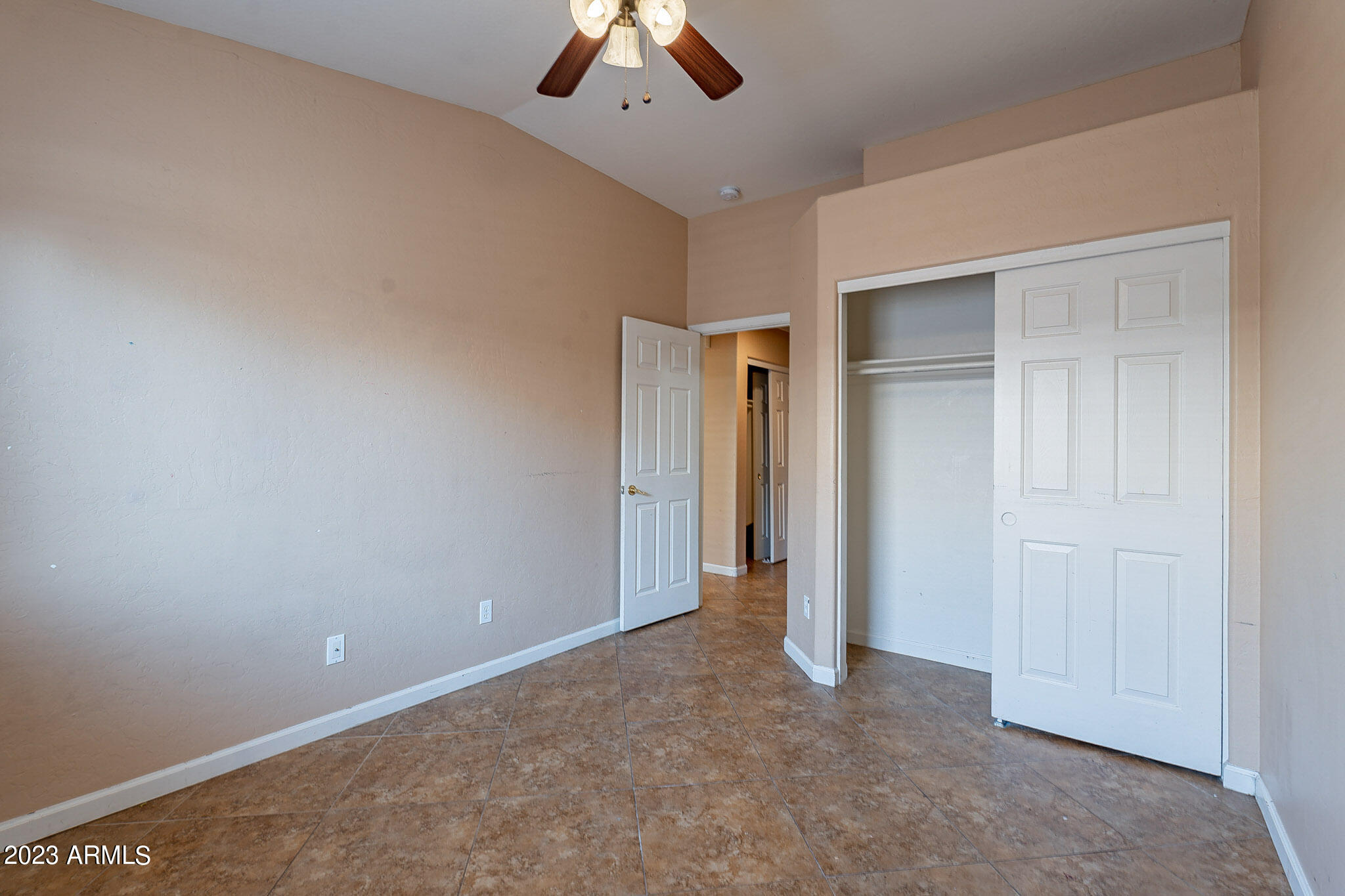 3344 E ORIOLE Drive