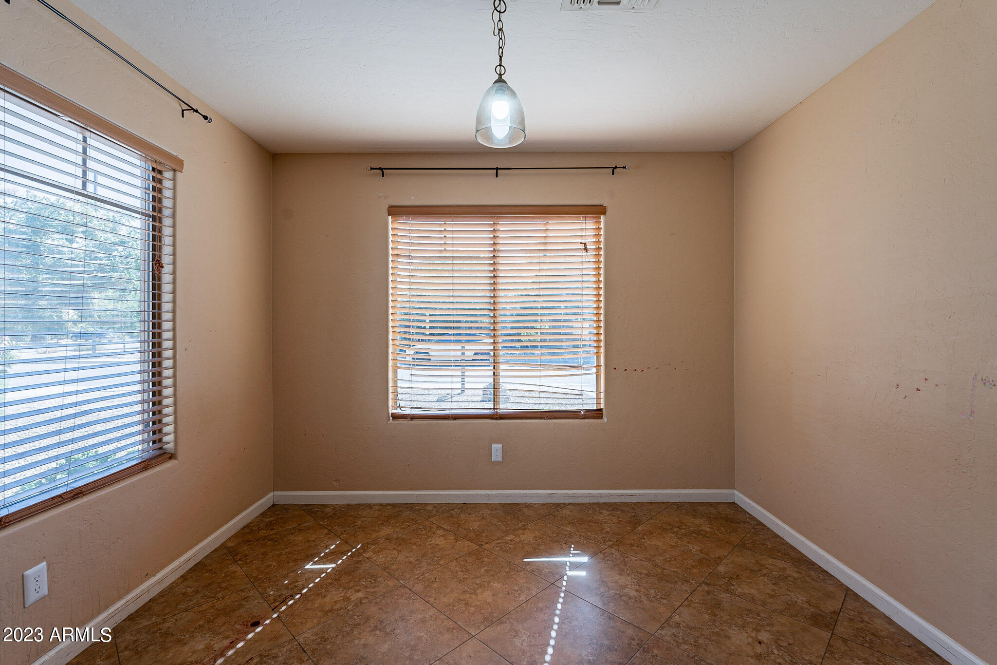 3344 E ORIOLE Drive