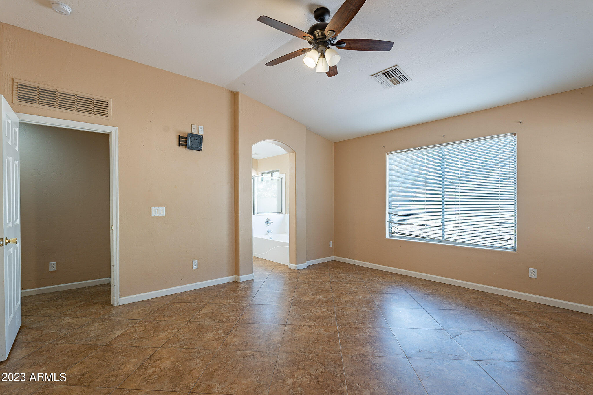 3344 E ORIOLE Drive
