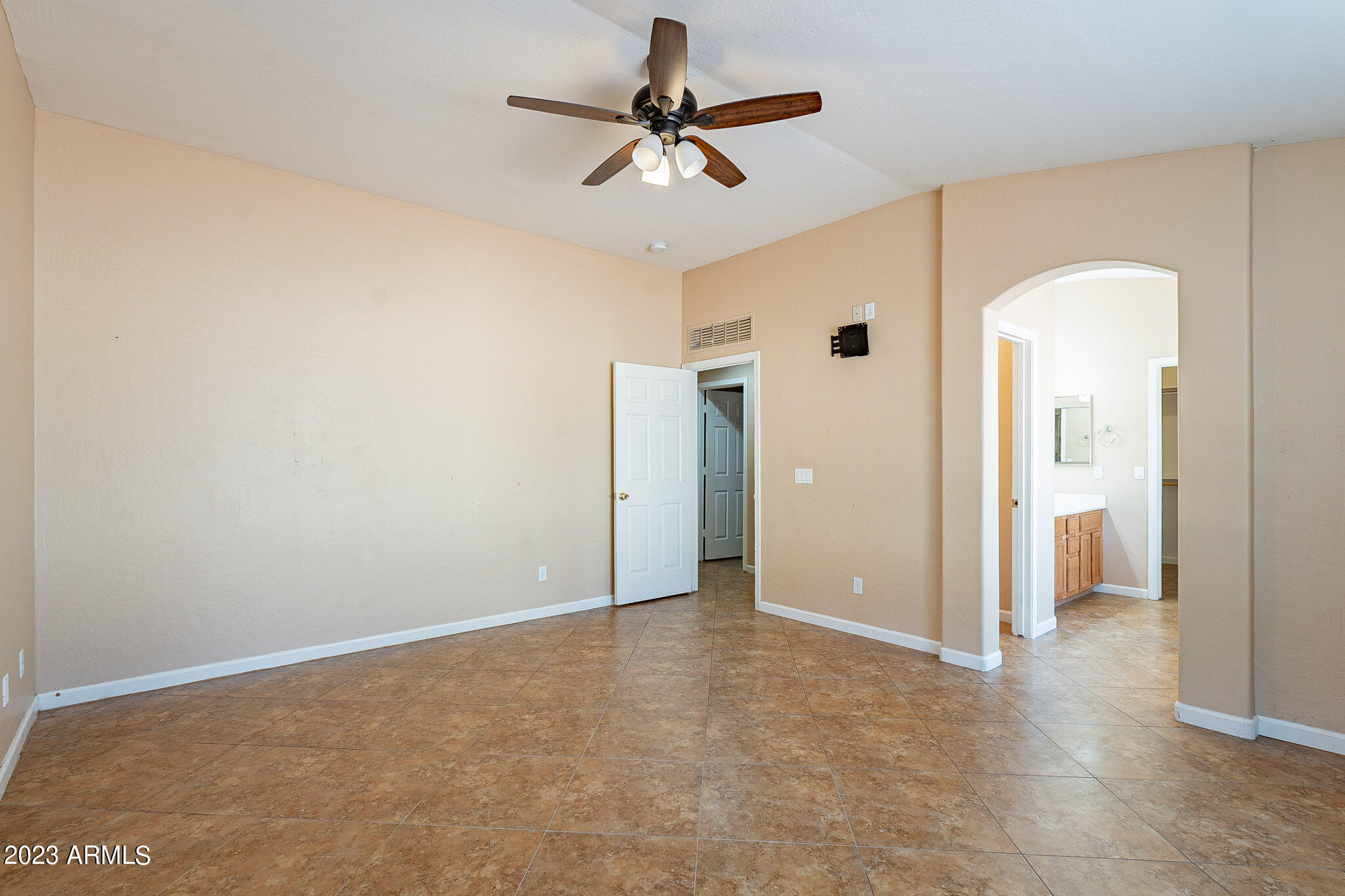 3344 E ORIOLE Drive