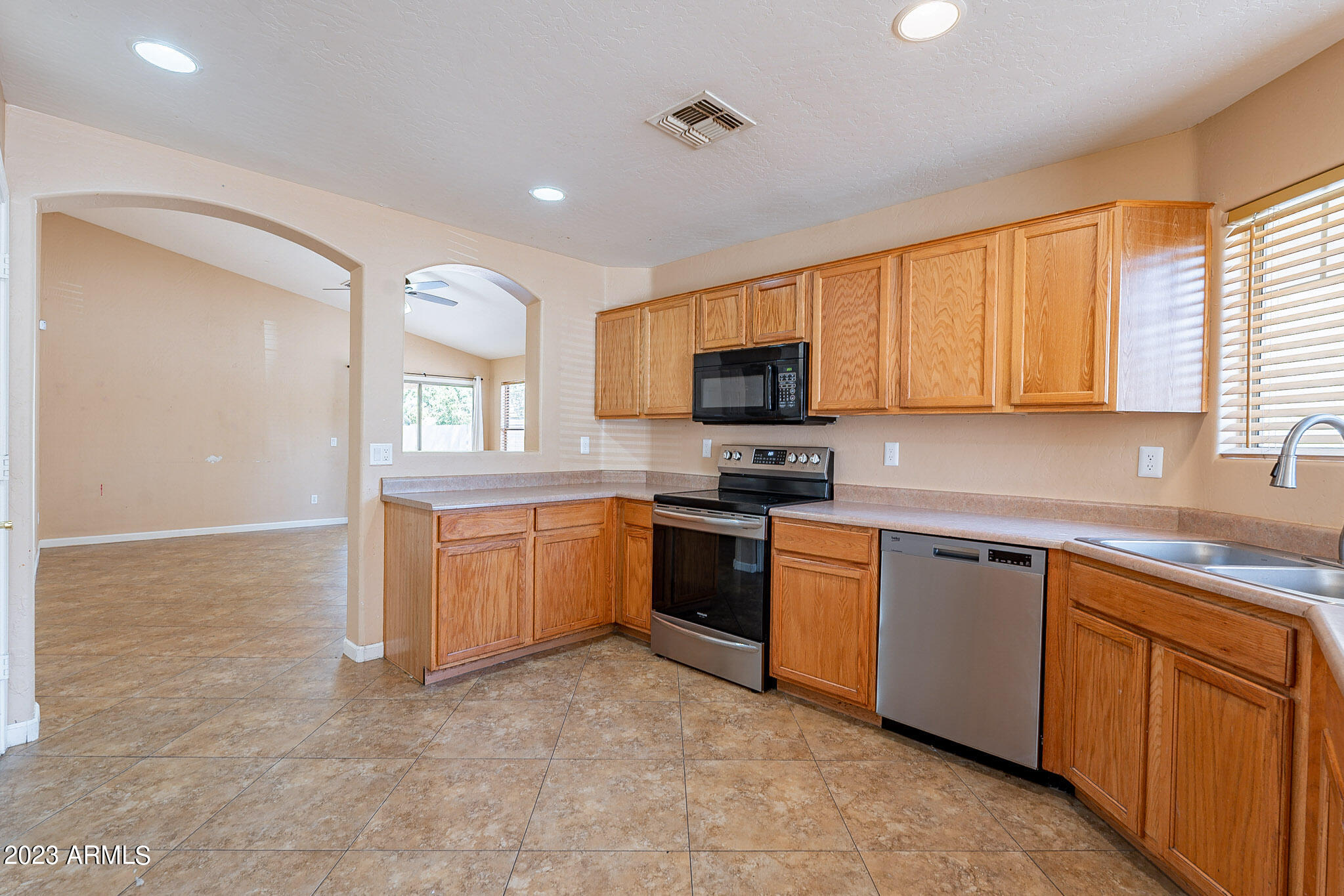3344 E ORIOLE Drive