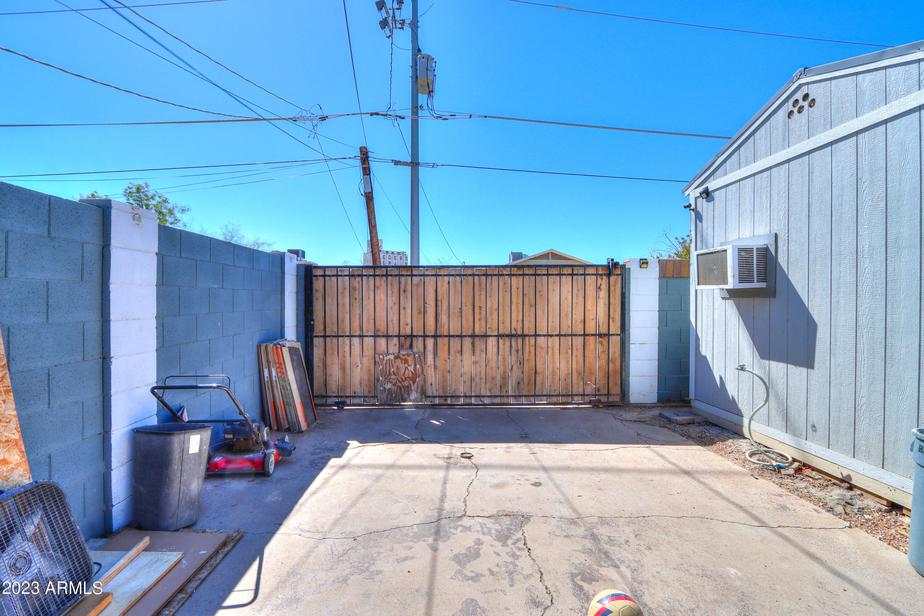 2433 W WASHINGTON Street