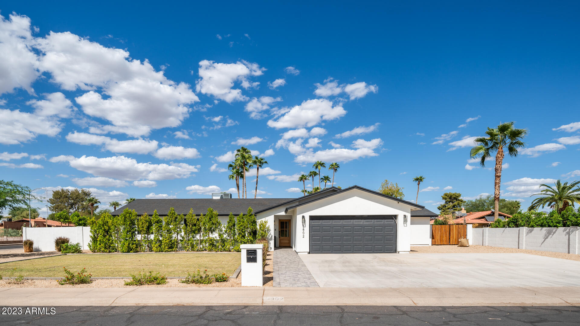 5802 E VOLTAIRE Avenue