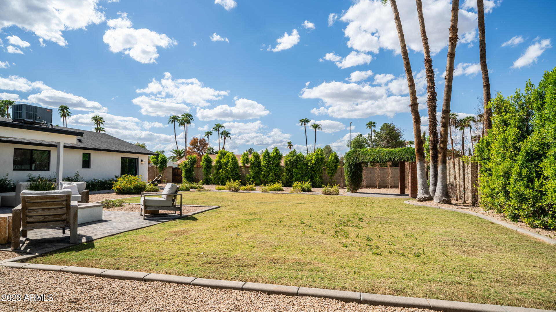 5802 E VOLTAIRE Avenue