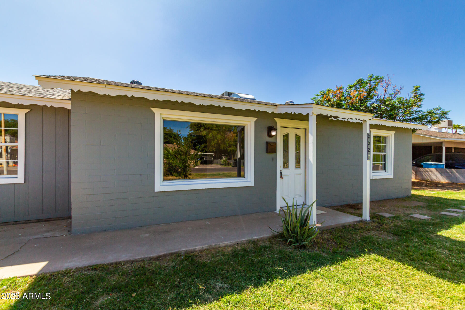 2327 W SAN MIGUEL Avenue