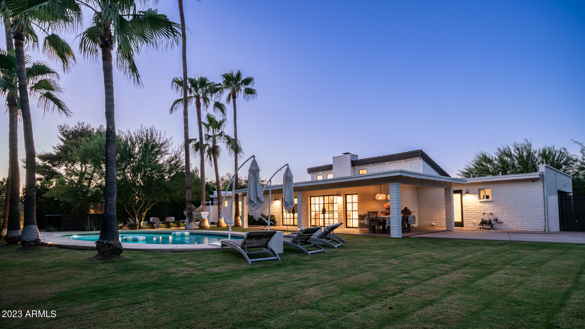 5851 E SHARON Drive
