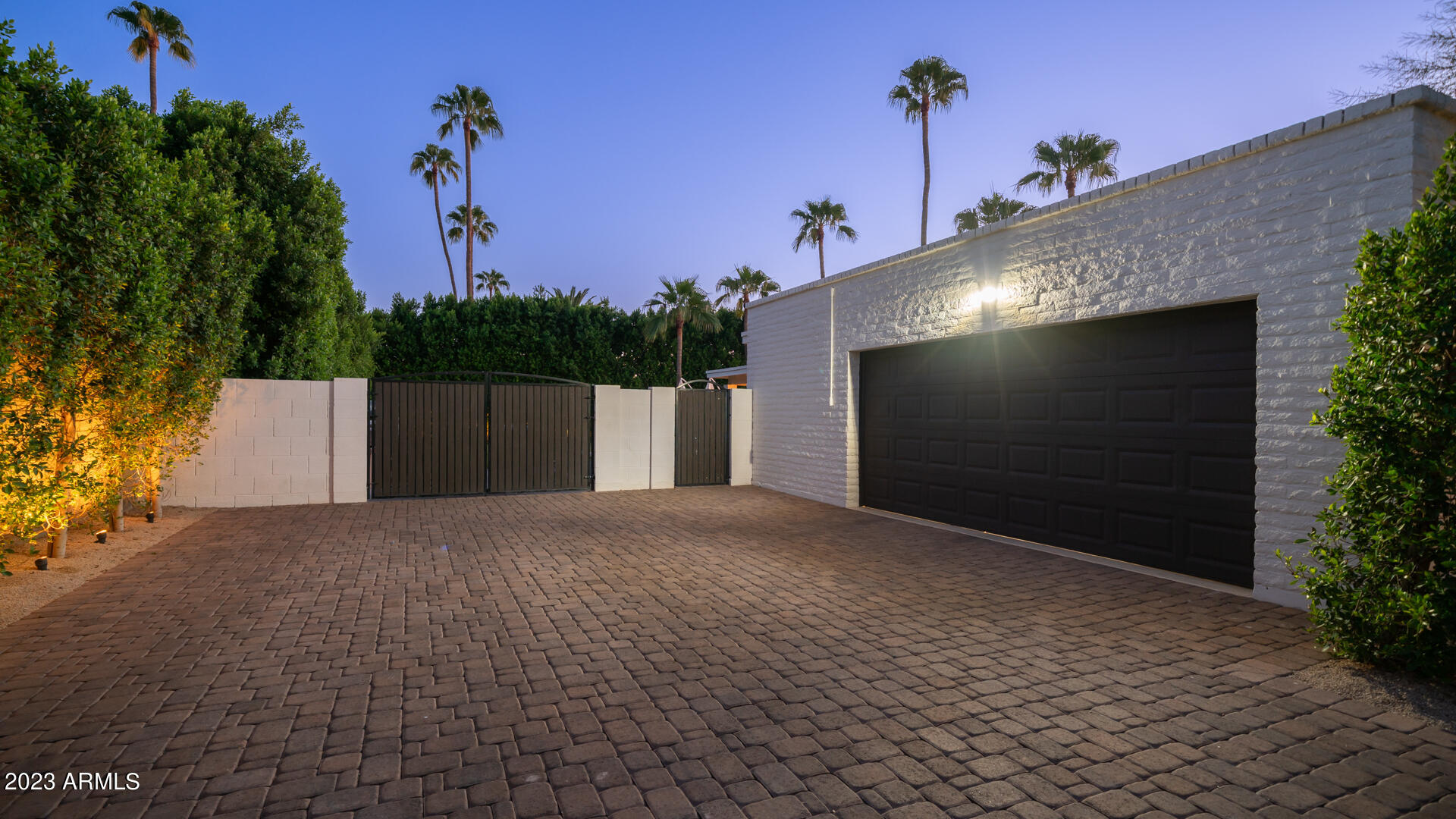 5851 E SHARON Drive