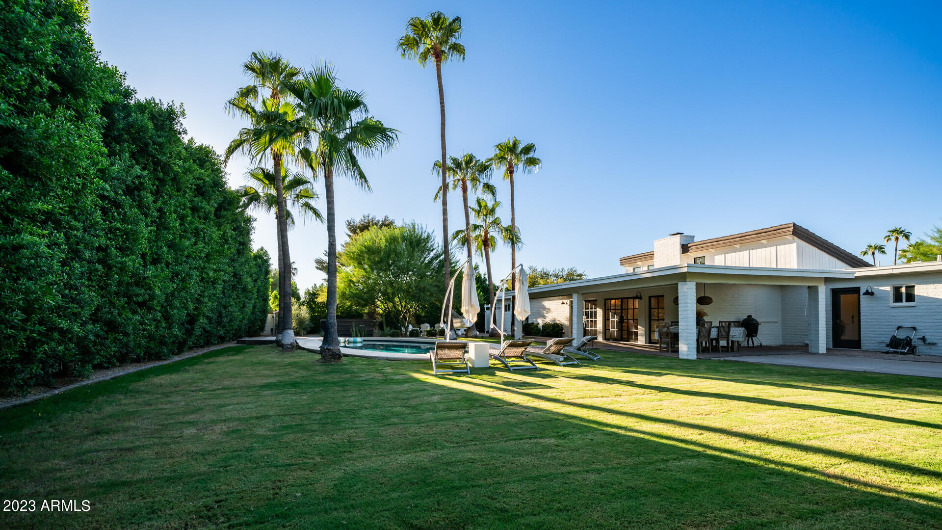 5851 E SHARON Drive