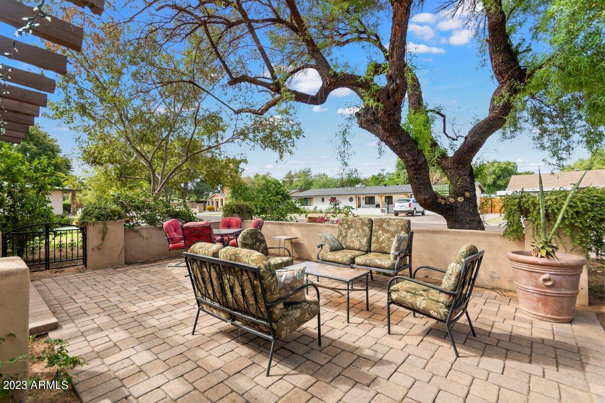 1249 W PALO VERDE Drive