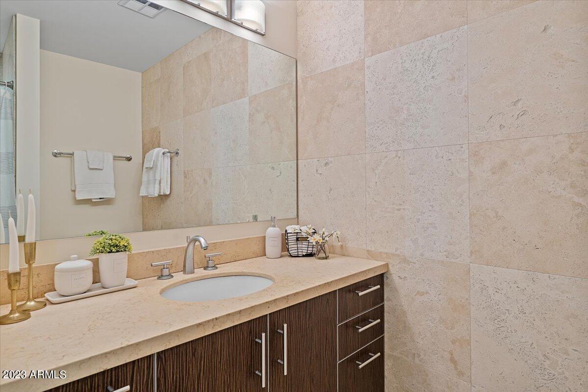 7121 E RANCHO VISTA Drive # 1005